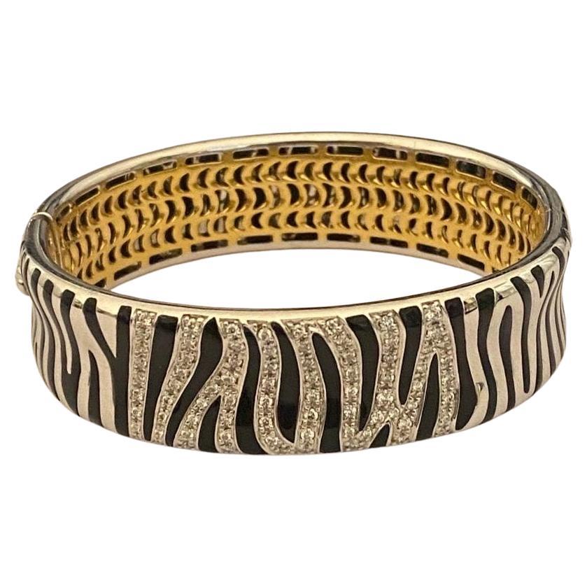 Bracelet de la collection Zebra de Roberto Coin. Deux tons or jaune et blanc 18k et émail en vente