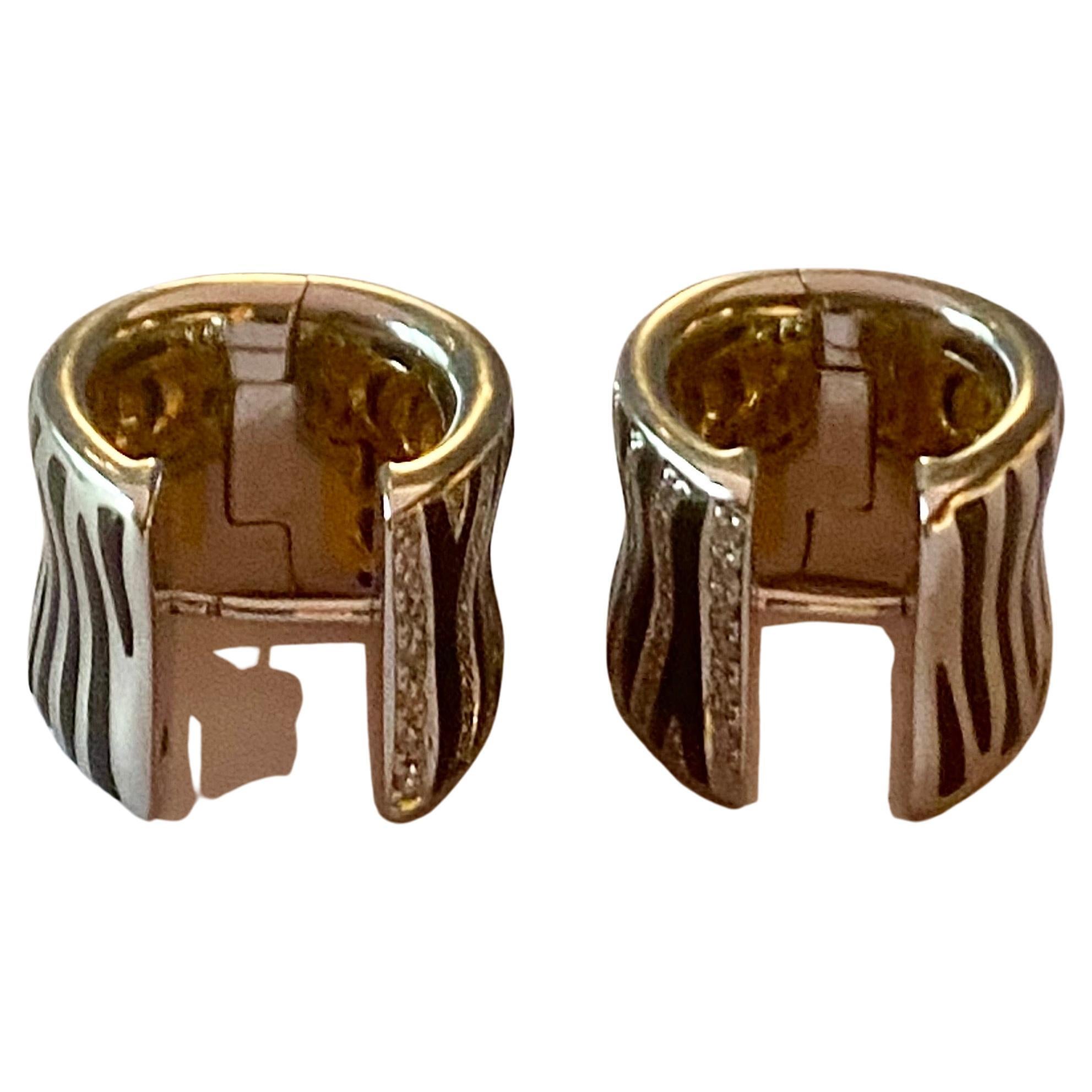 Roberto Coin Zebra collection Earrings Two Tone 18k Yellow & White gold & enamel For Sale 4