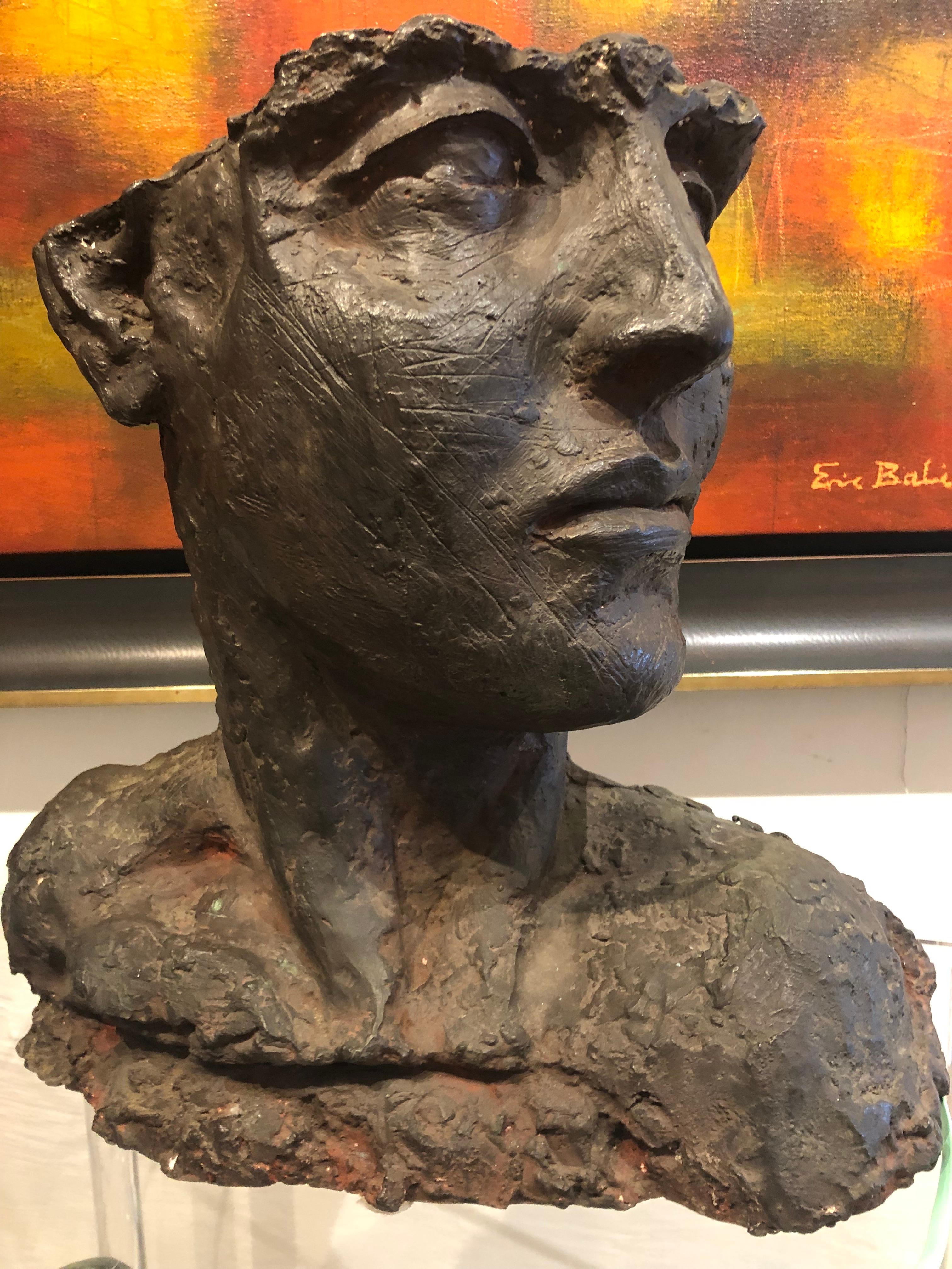 Bust of a Woman, bronze sculptue.
Bronze with dark brown patina signed on the back R. Cortazar 1/9.
Originally from Tapachula, Chiapas Mexico, he was born in 1962 into a family dedicated directly or indirectly to arts and crafts. His deep artistic