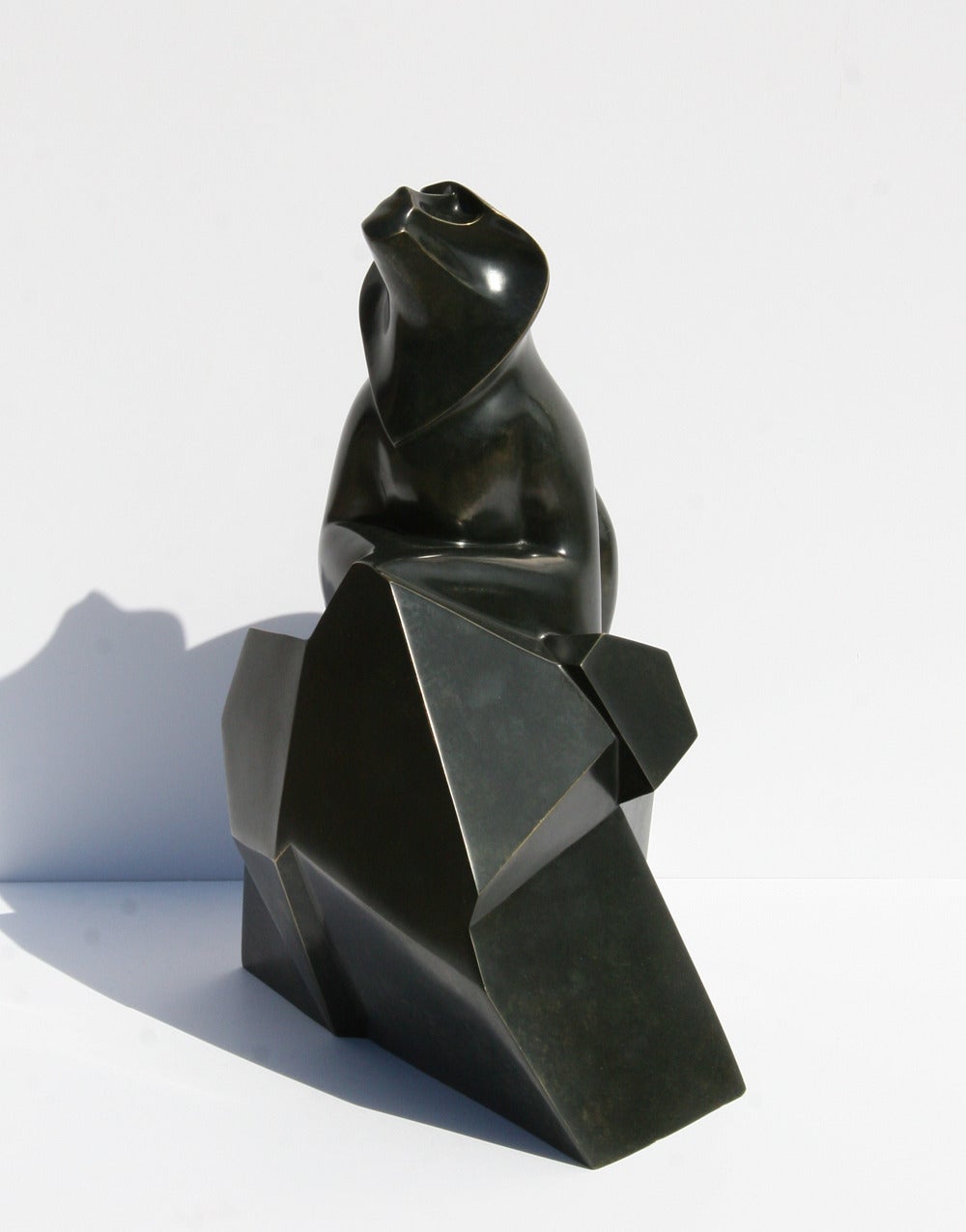 Pareja de babuinos, esculturas de sobremesa en bronce de Roberto Estevez en venta 3