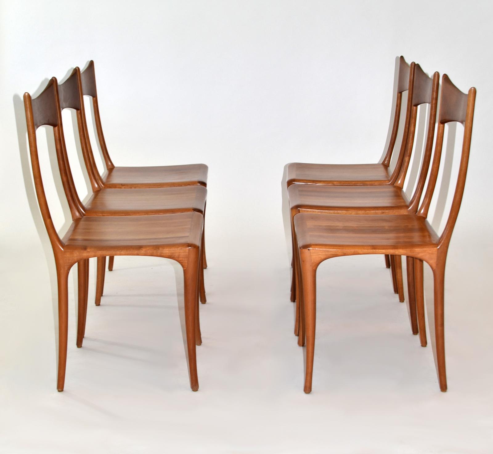 20ième siècle Ensemble de salle à manger Roberto Lazzeroni pour Ceccotti Collezioni, huit chaises en bois des années 1980