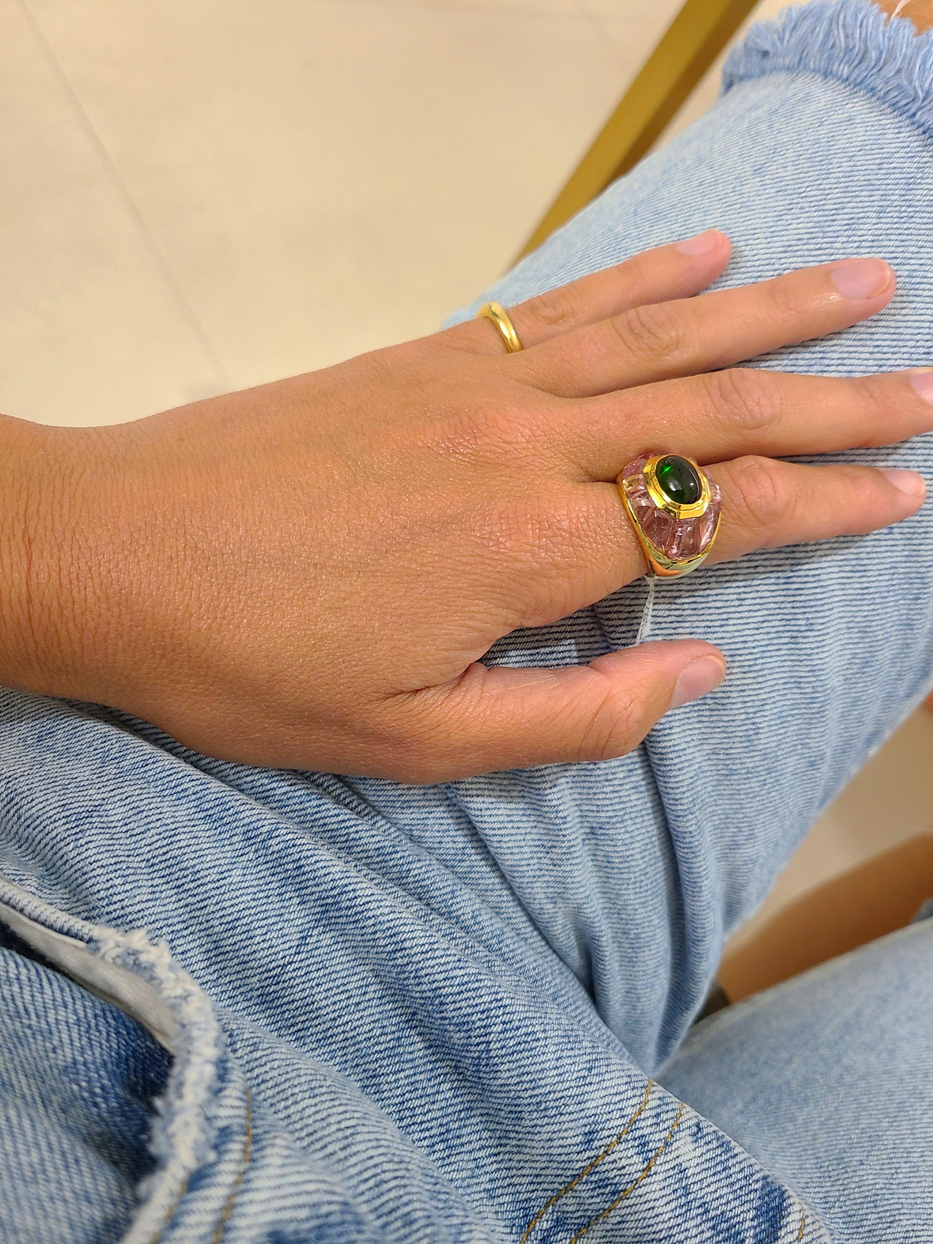Contemporaneo Anello Roberto Legnazzi in oro giallo 18 carati con tormalina verde e rosa