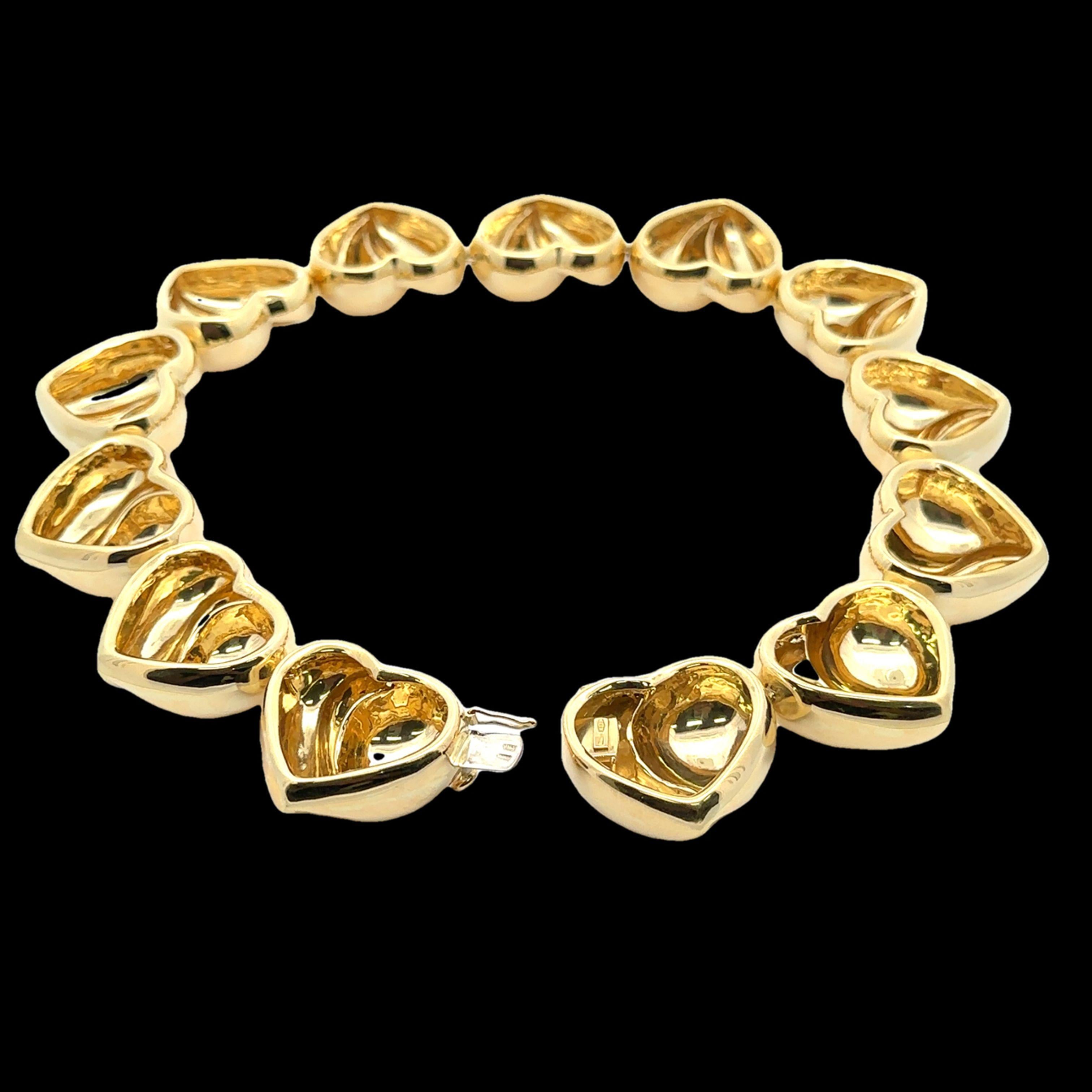 Roberto Legnazzi, grand collier fantaisie à maillons en forme de cœur, en or jaune 18 carats en vente 1