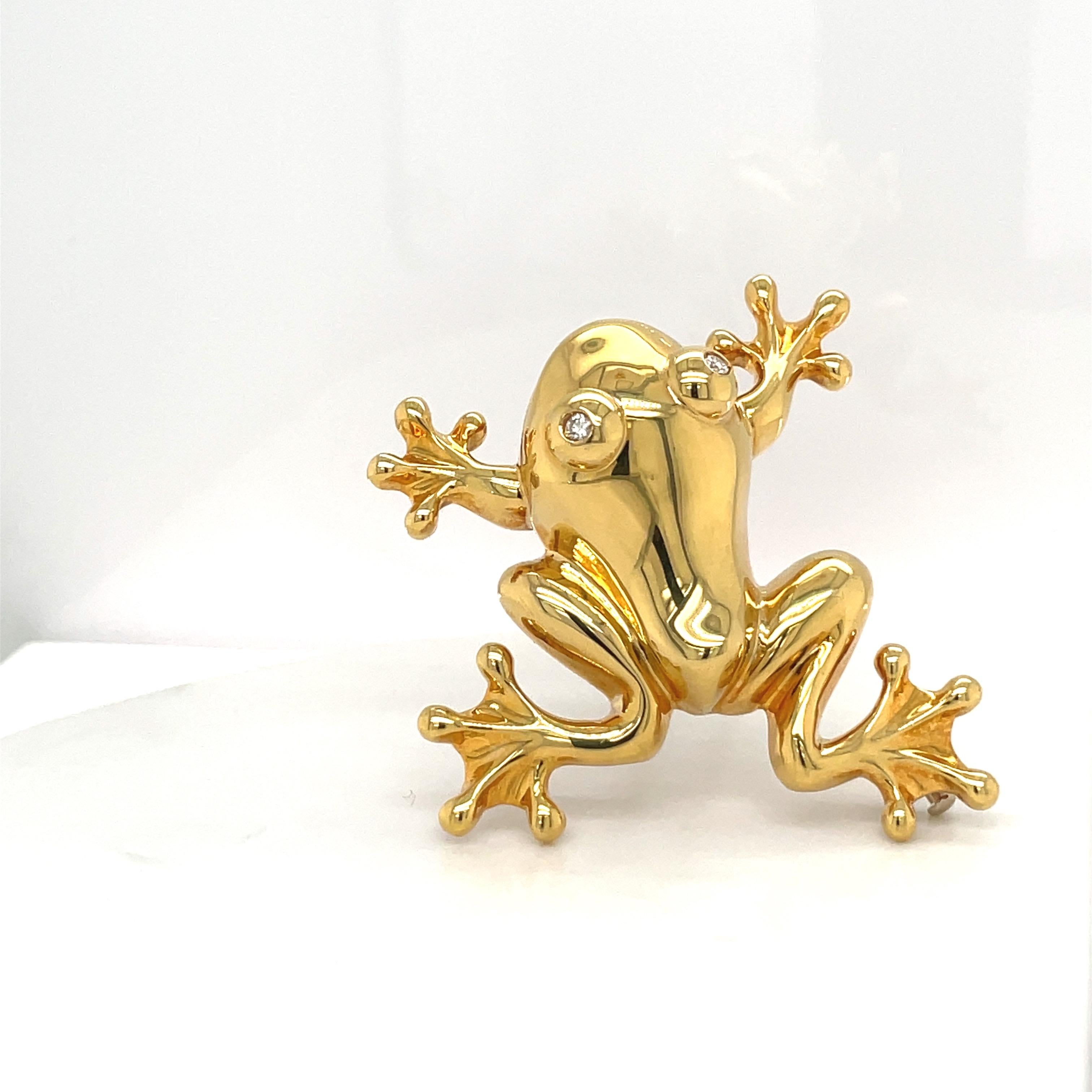Contemporary Roberto Legnazzi 18 Karat Yellow Gold Bullfrog Brooch with Diamond Eyes For Sale
