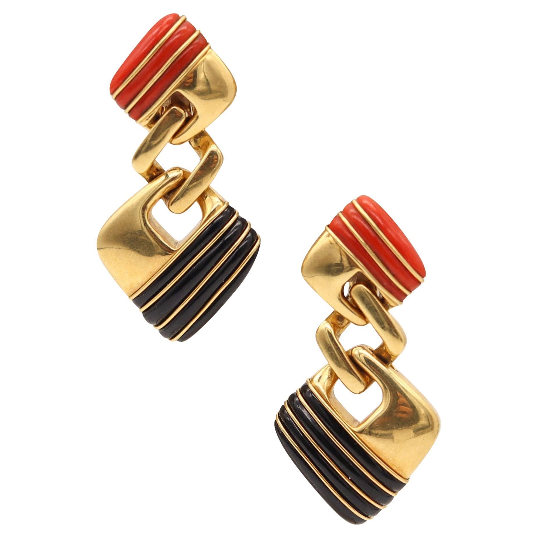 ROBERTO LEGNAZZI 1970 Orecchini pendenti in oro 18Kt con corallo e onice in vendita