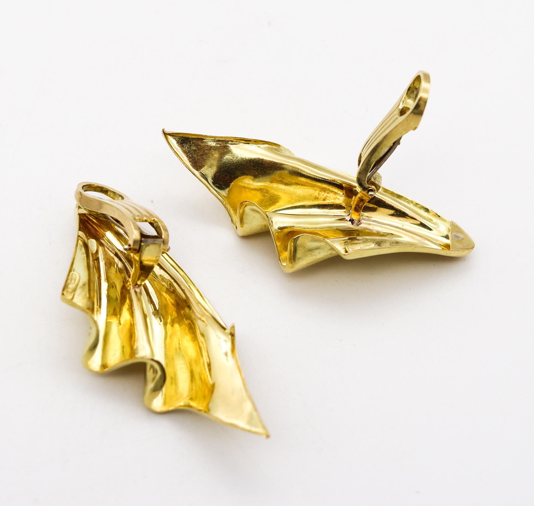 Roberto Legnazzi 1970 Modernismus Drapery Clips Ohrringe aus 18 Karat Gelbgold Damen