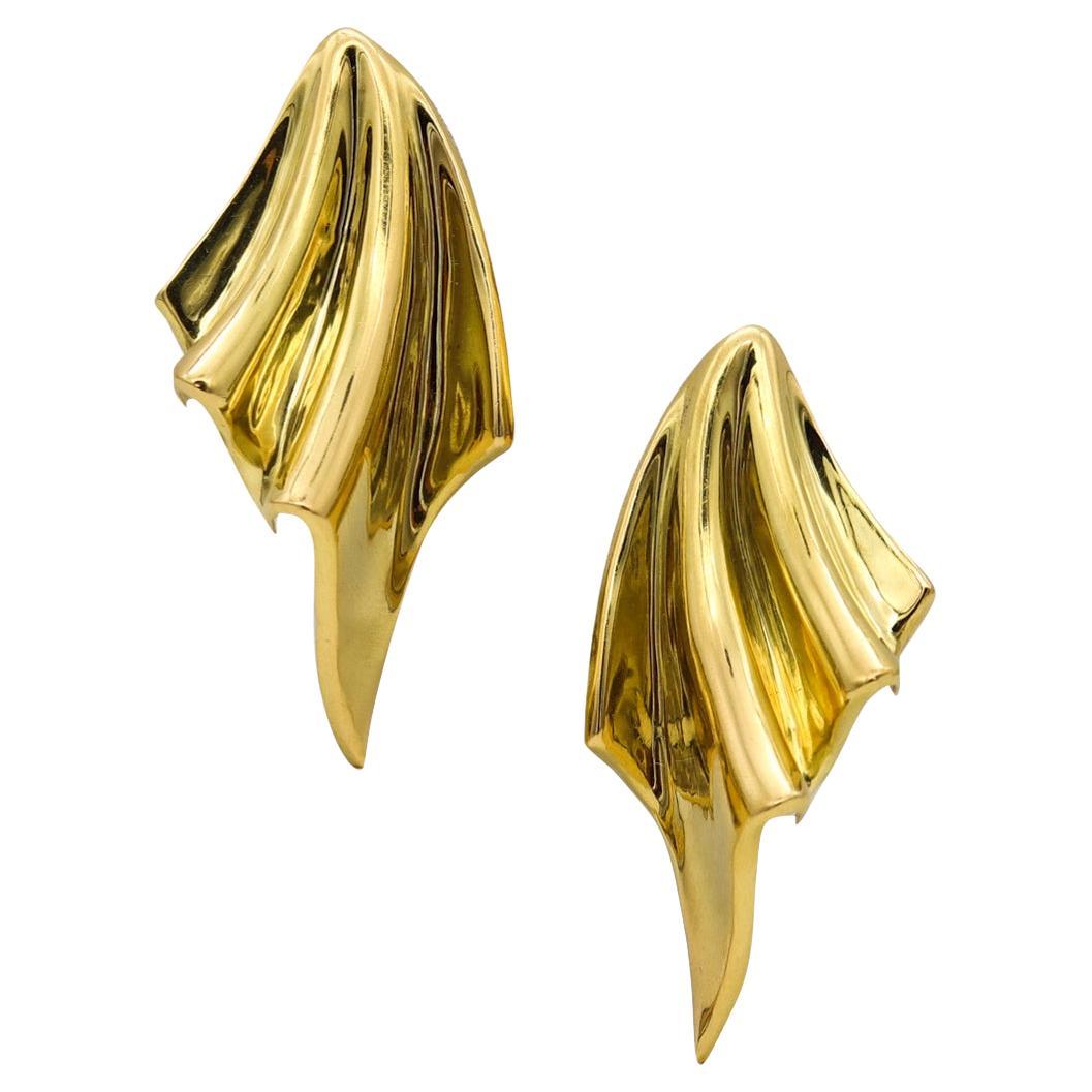 Roberto Legnazzi 1970 Modernism Drapery Clips Earrings in 18Kt Yellow Gold For Sale