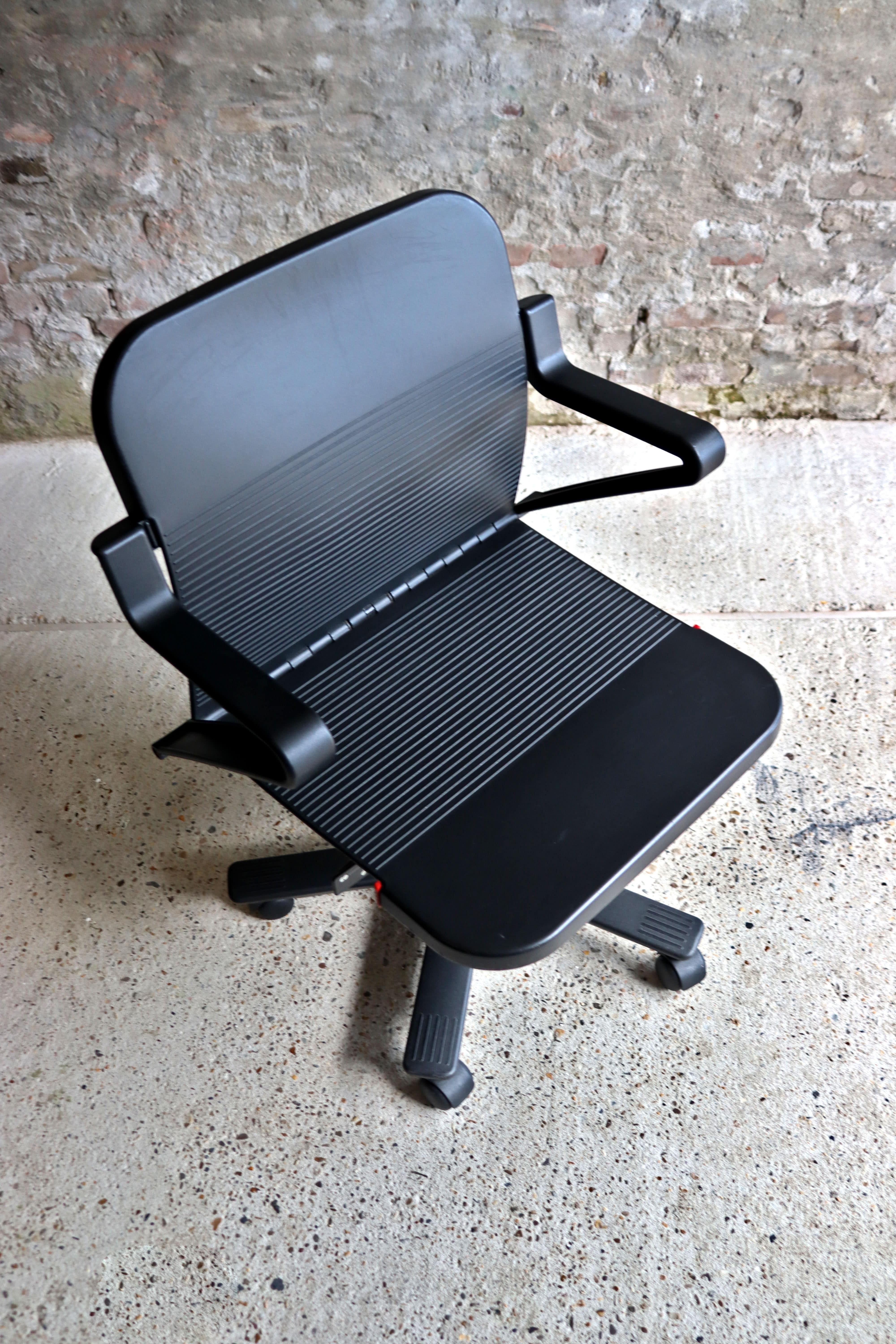European Roberto Lucci – Italian Desk Chair – Paolo Orlandini – Lamm – 1980s For Sale