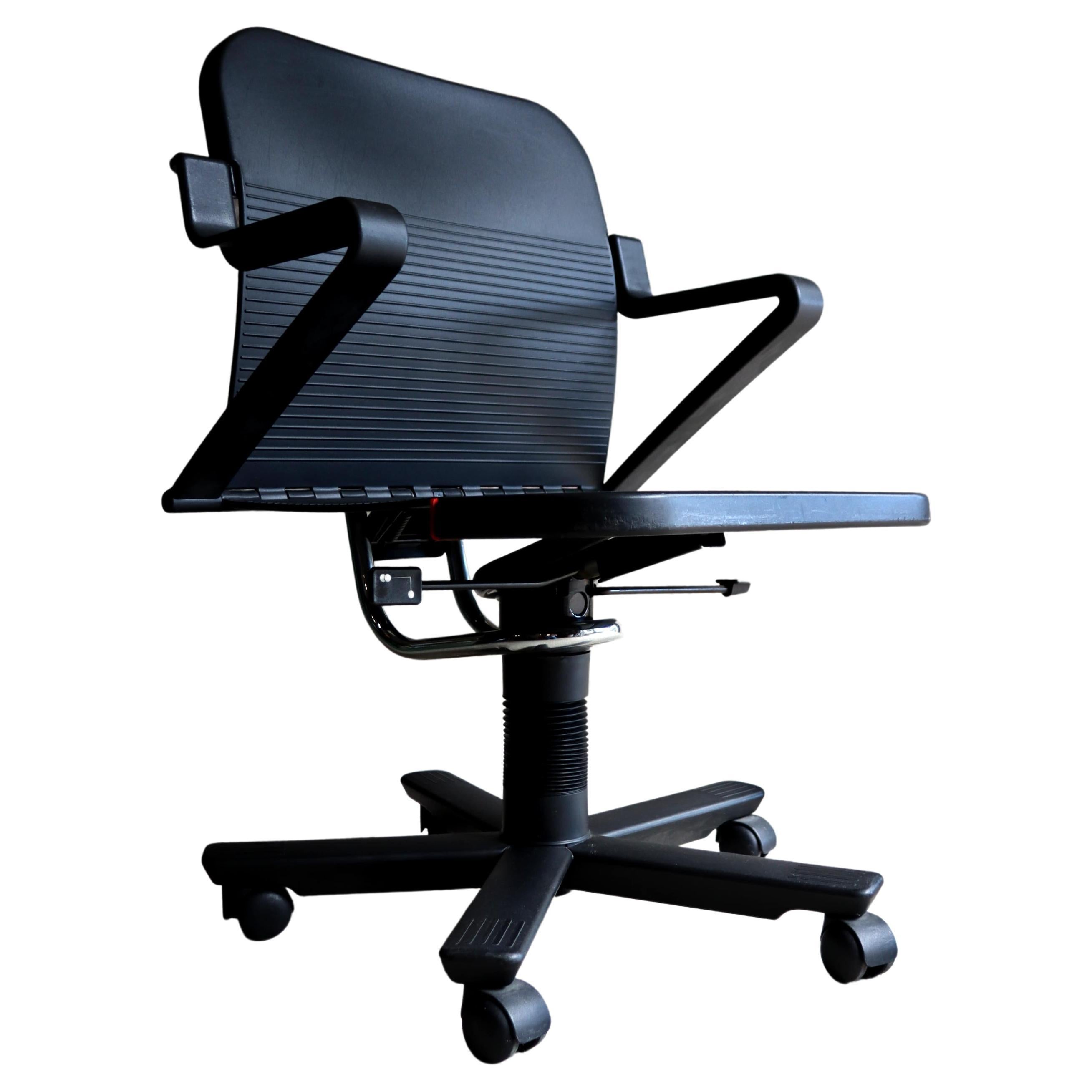 Roberto Lucci – Italian Desk Chair – Paolo Orlandini – Lamm – 1980s For Sale