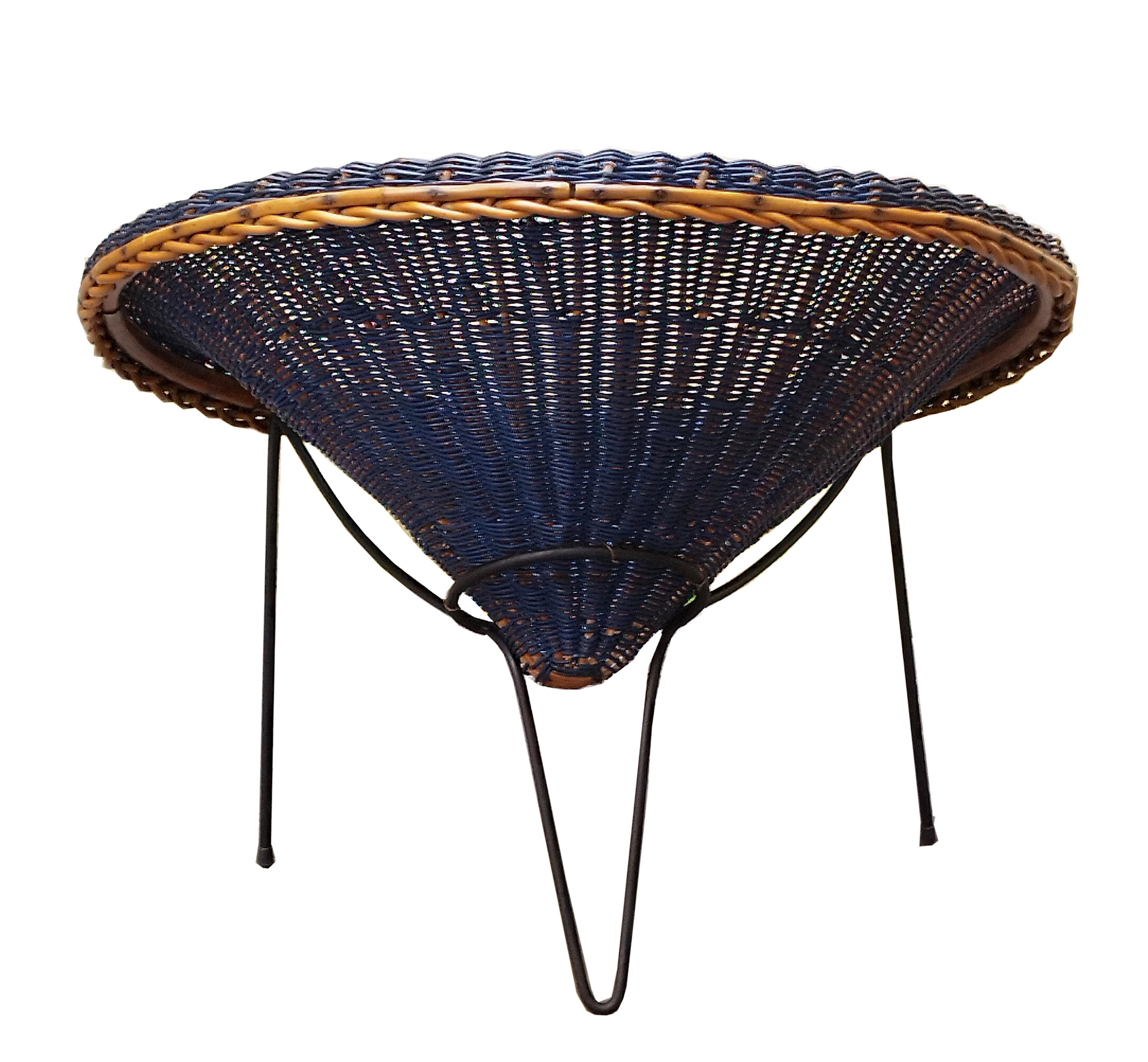 Roberto Mango Set aus zwei Sesseln und Couchtisch aus Rattan, Italien 1960er Jahre (Italian) im Angebot