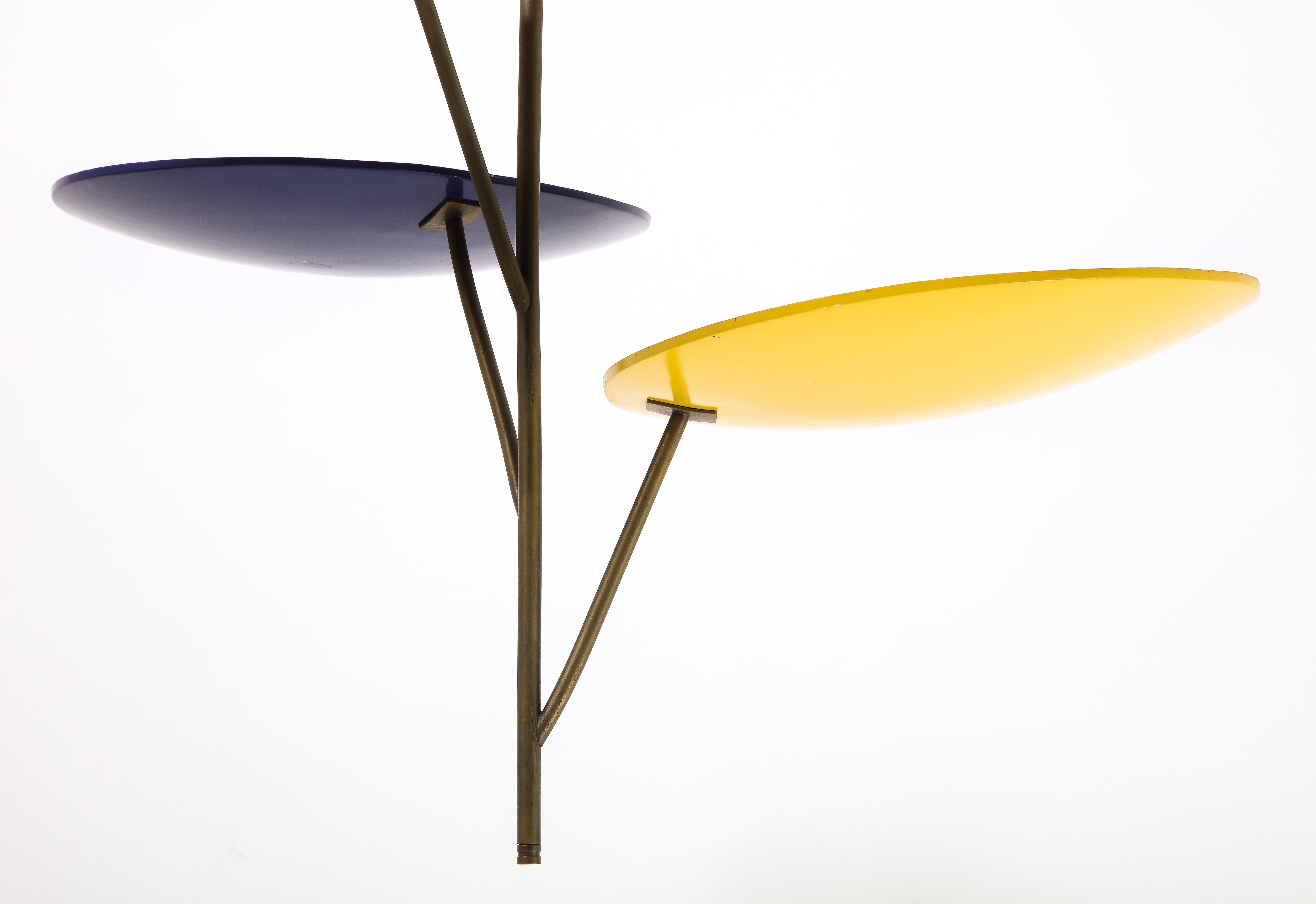 Mid-Century moderno Lampadario a sospensione scultoreo tricolore, Italia, anni '60 in vendita