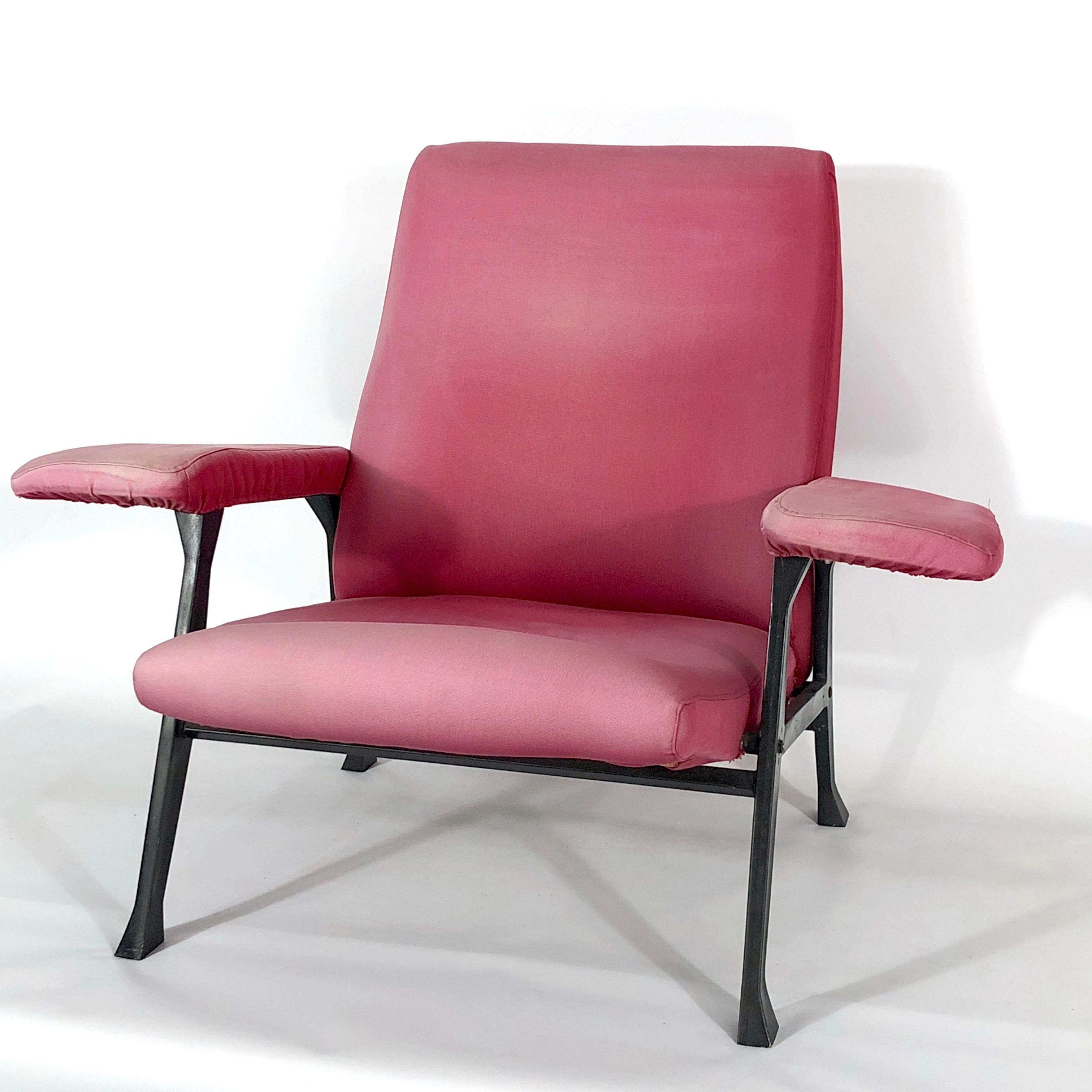 20ième siècle Roberto Menghi, fauteuil de salle 1ère édition par Arflex, années 1950