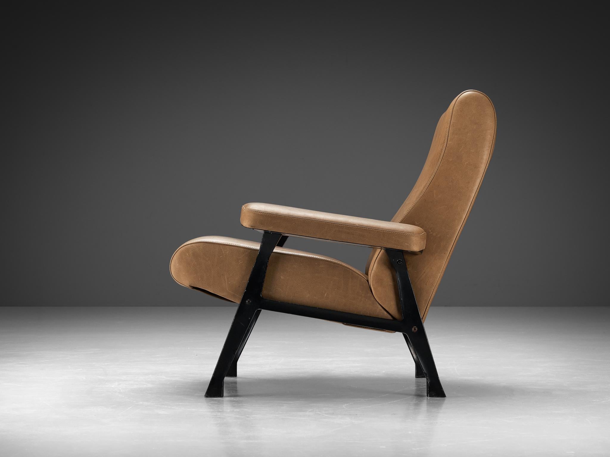 Italian Roberto Menghi for Arflex ‘Hall’ Lounge Chair in Brown Leather For Sale