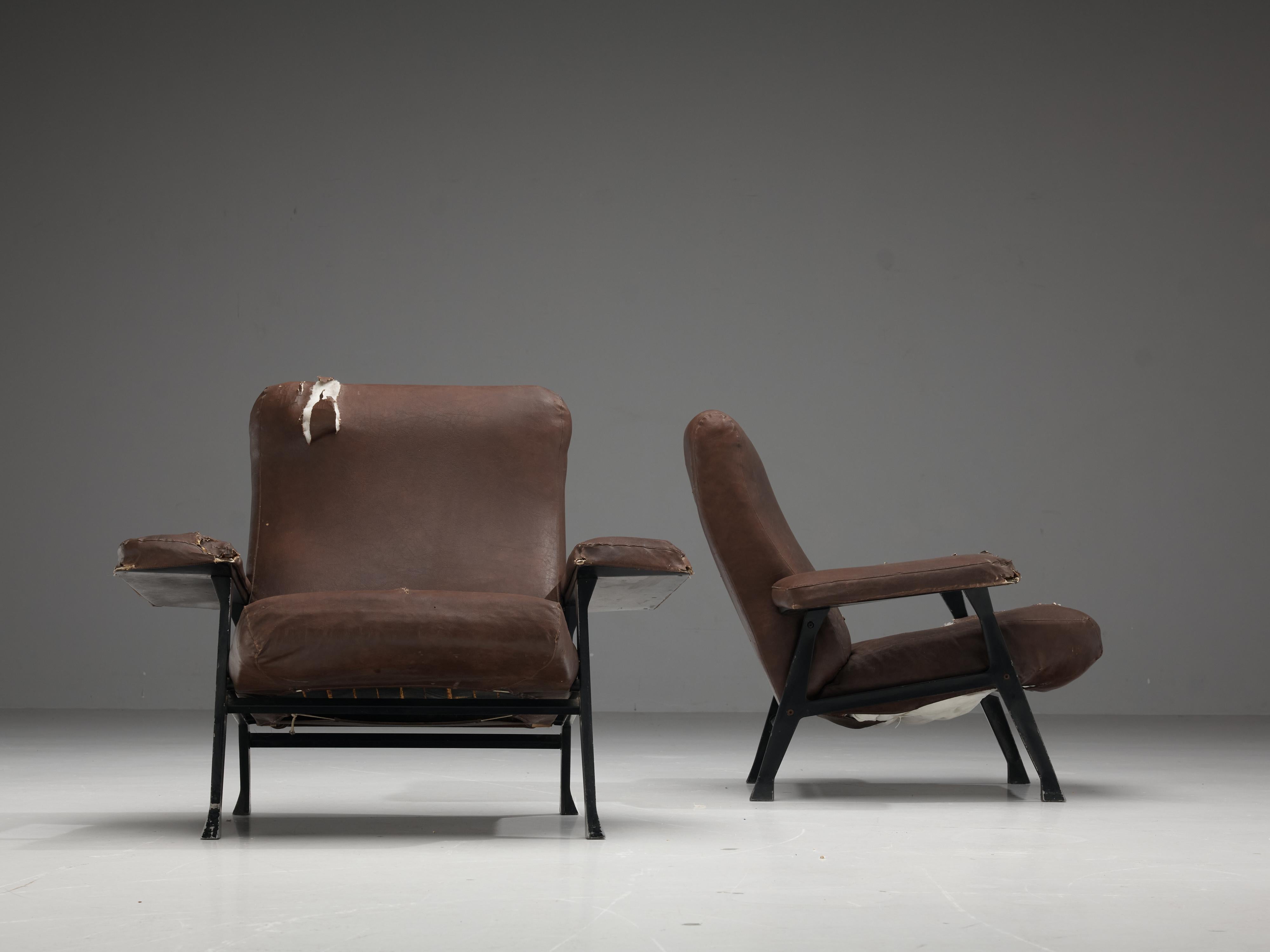 Roberto Menghi for Arflex Pair of ‘Hall’ Lounge Chairs in Brown In Good Condition In Waalwijk, NL