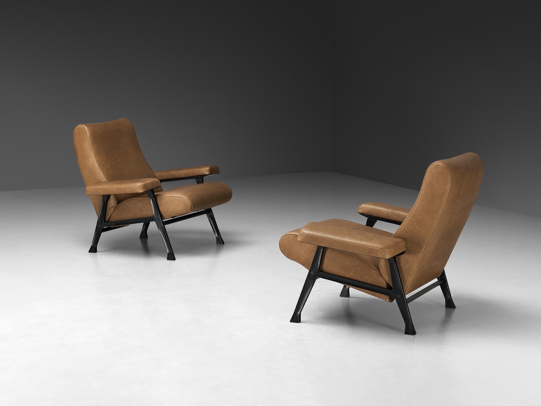 Roberto Menghi for Arflex Pair of ‘Hall’ Lounge Chairs in Brown Leather  For Sale 2