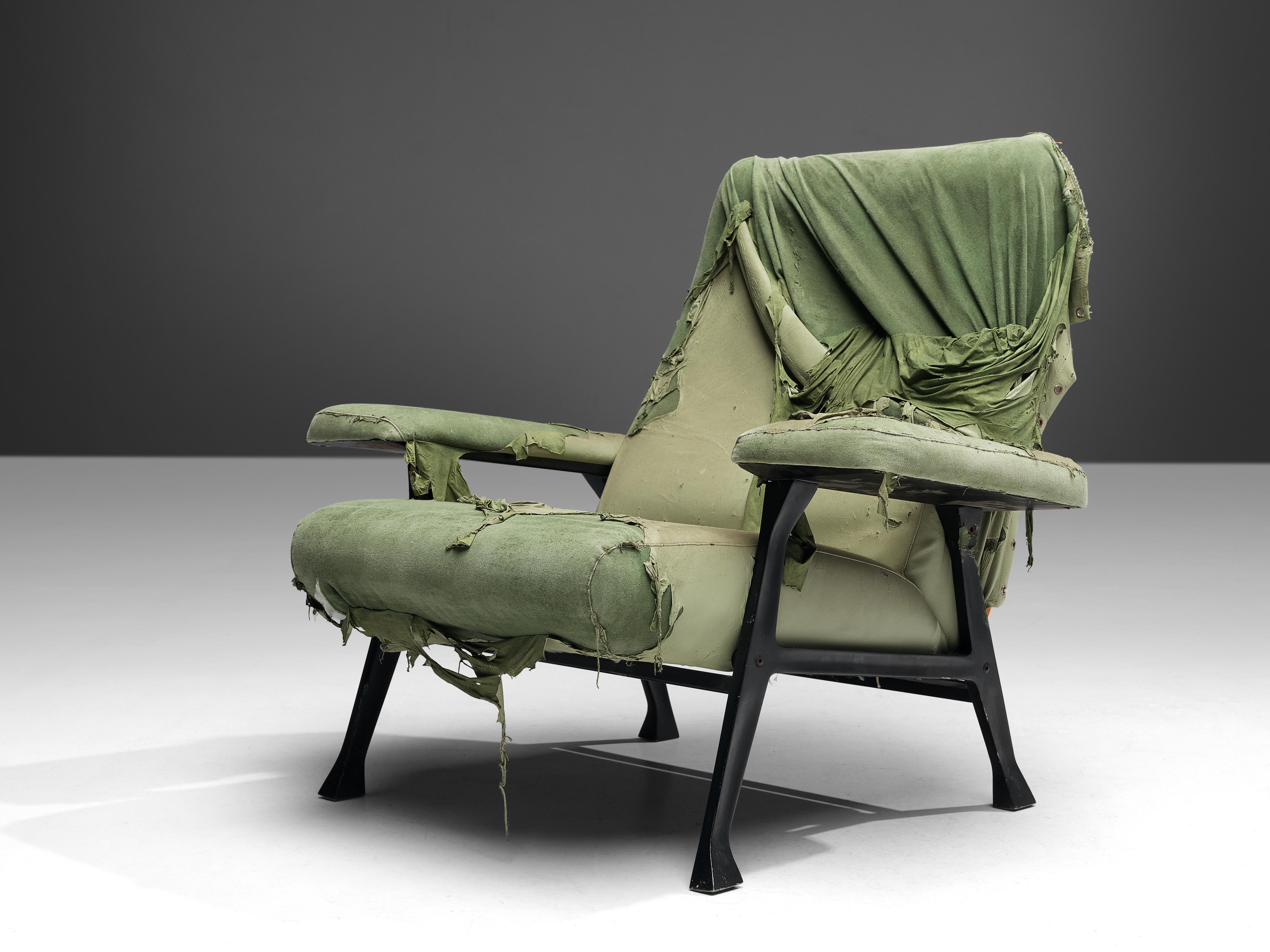 Roberto Menghi for Arflex Pair of ‘Hall’ Lounge Chairs in Light Green Fabric 3