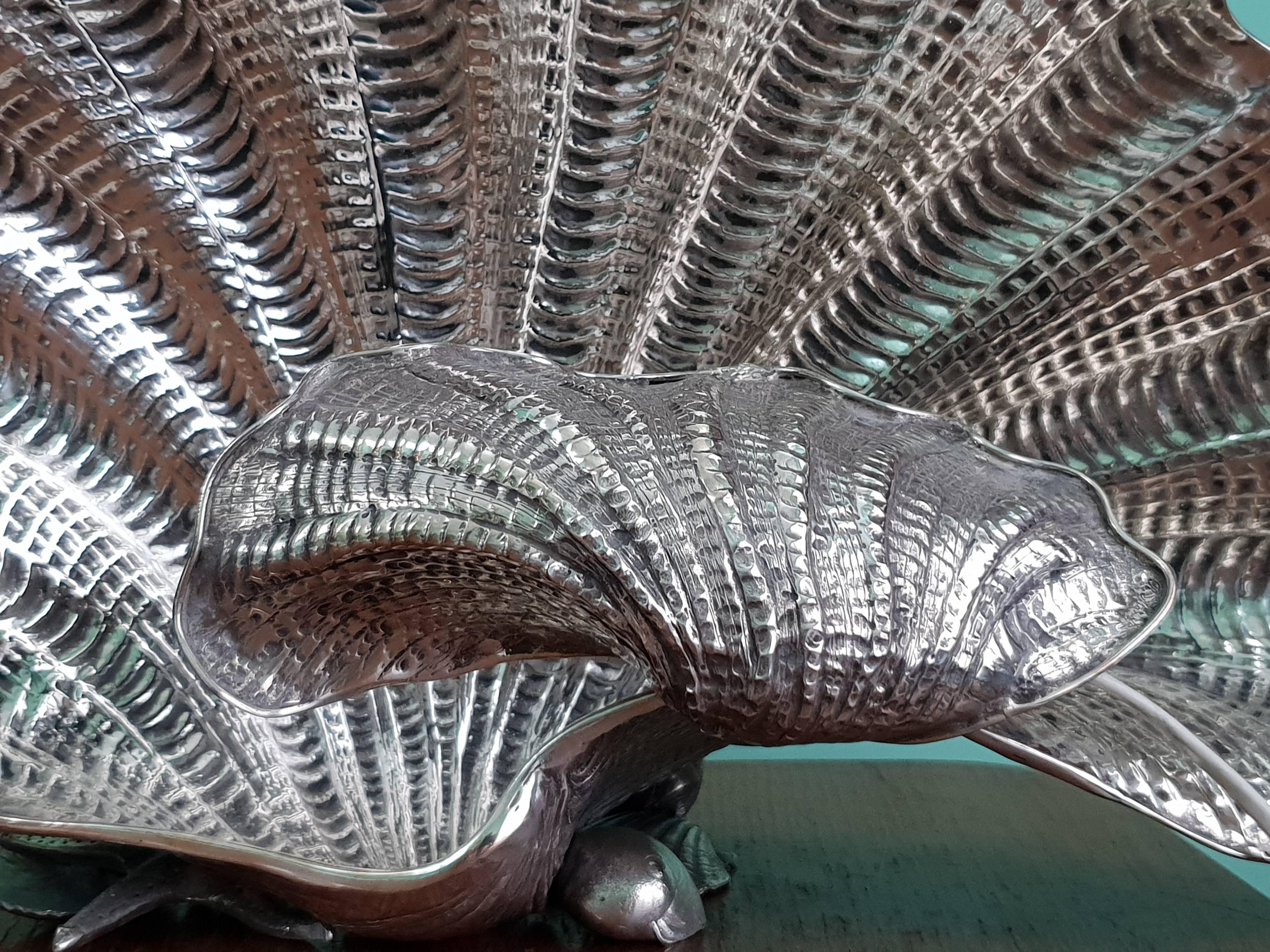 Roberto Michetti Art Nouveau Shell Shaped Embossed Silver Italian Lamp, 1910s 7