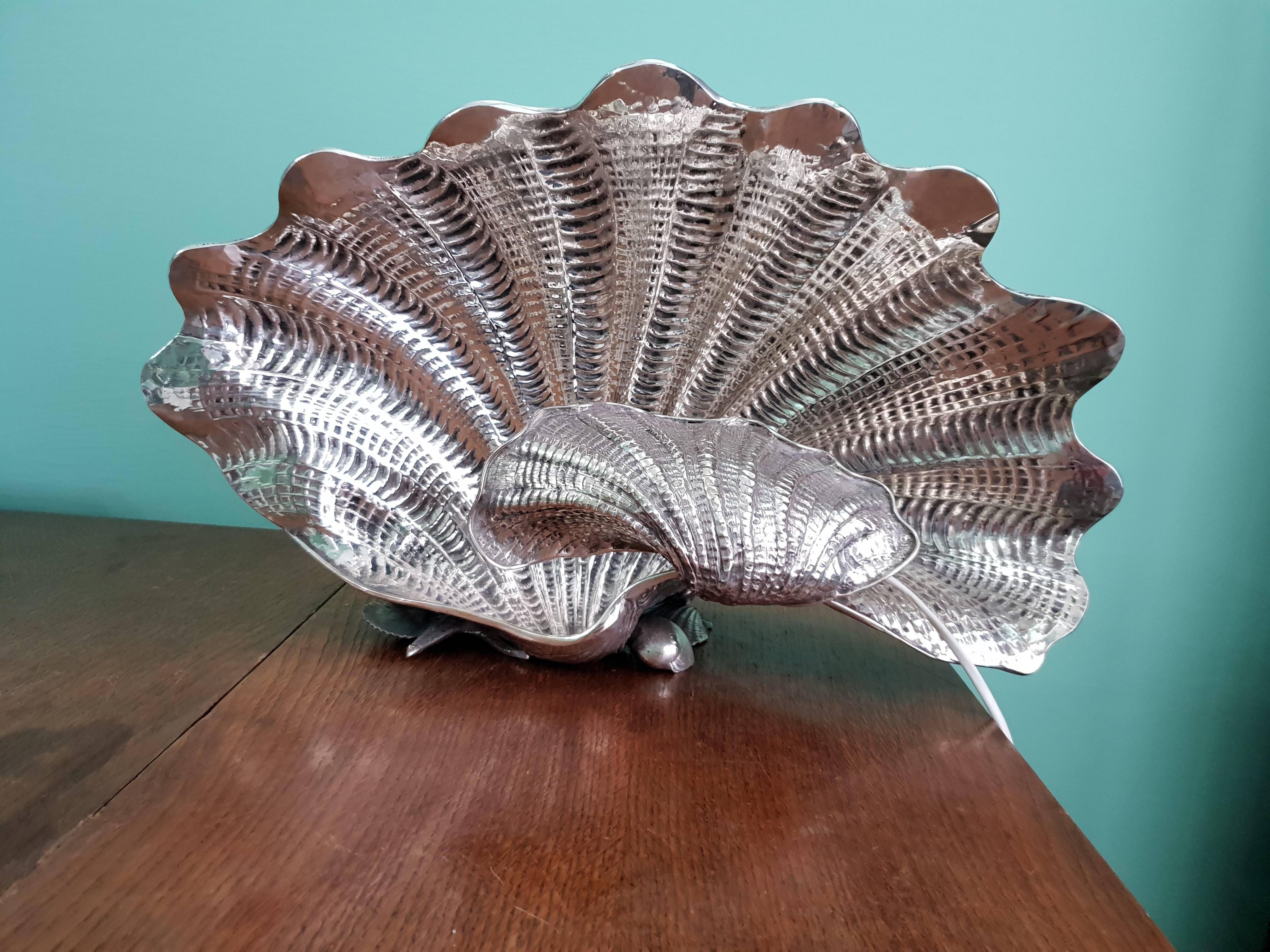 Roberto Michetti Art Nouveau Shell Shaped Embossed Silver Italian Lamp, 1910s 3