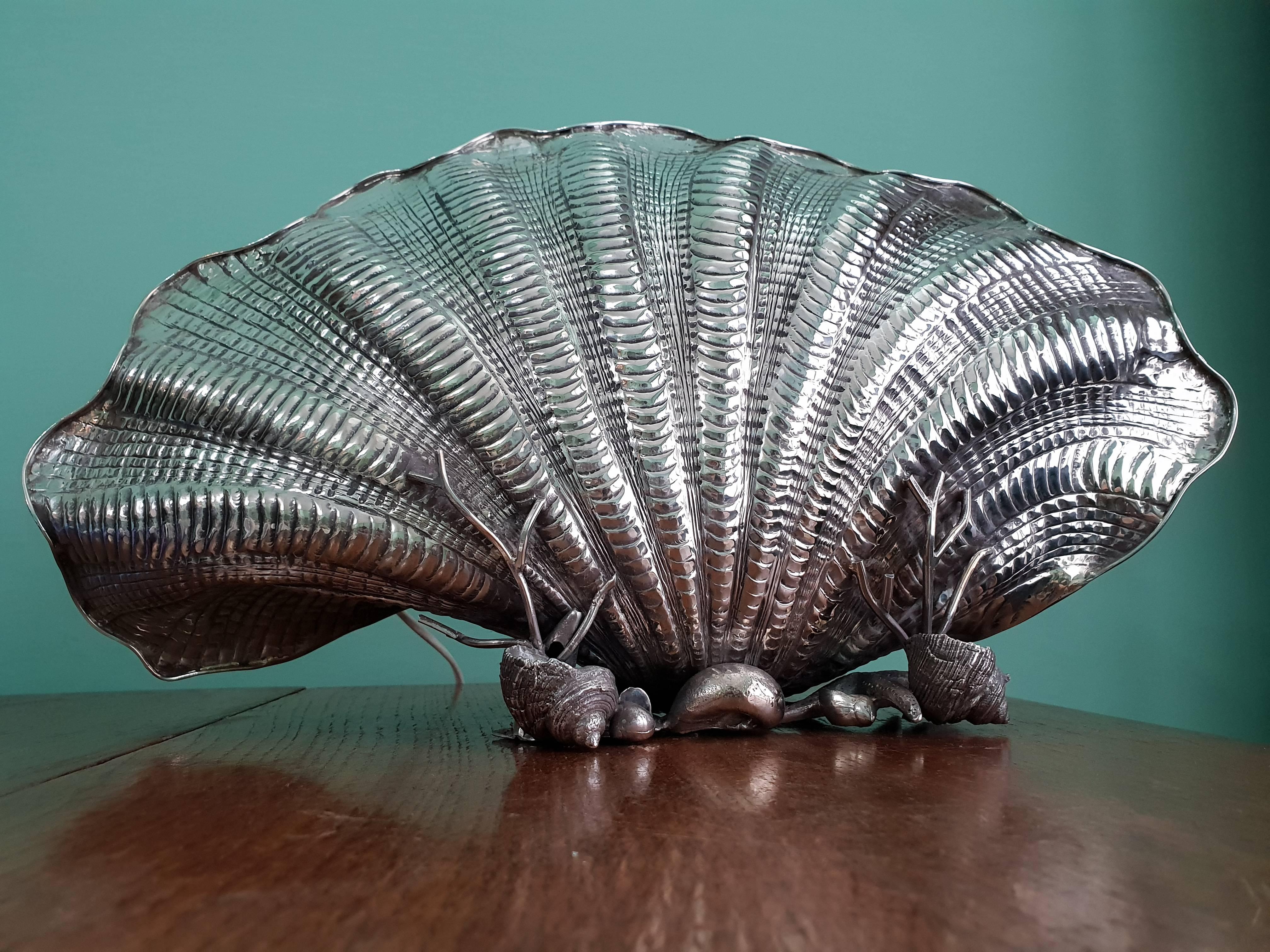 Roberto Michetti Art Nouveau Shell Shaped Embossed Silver Italian Lamp, 1910s 5