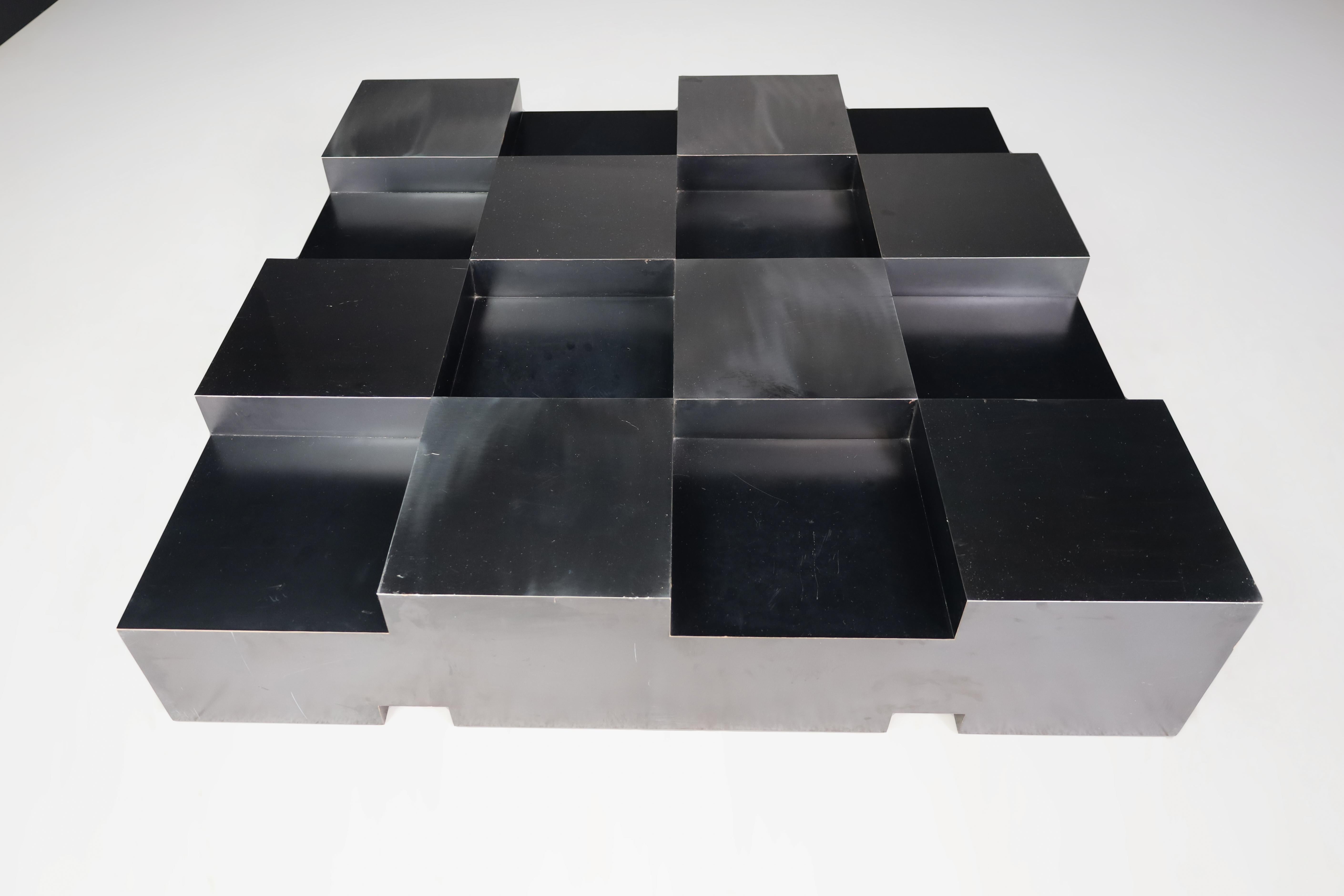 Roberto Monsani Table basse à grille carrée en noir et acier, Italie, années 1970 en vente 3