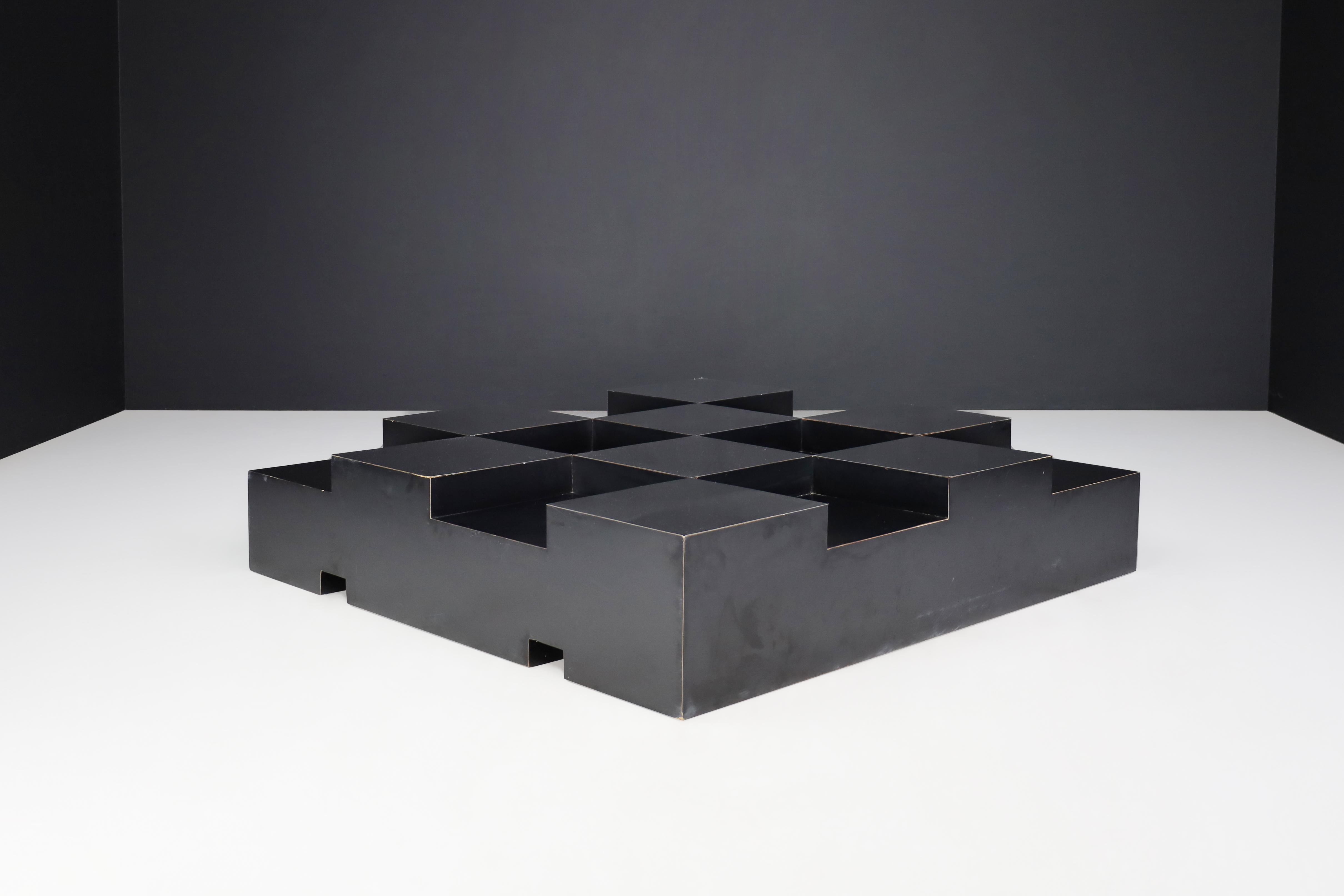 Fin du 20e siècle Roberto Monsani Table basse à grille carrée en noir et acier, Italie, années 1970 en vente