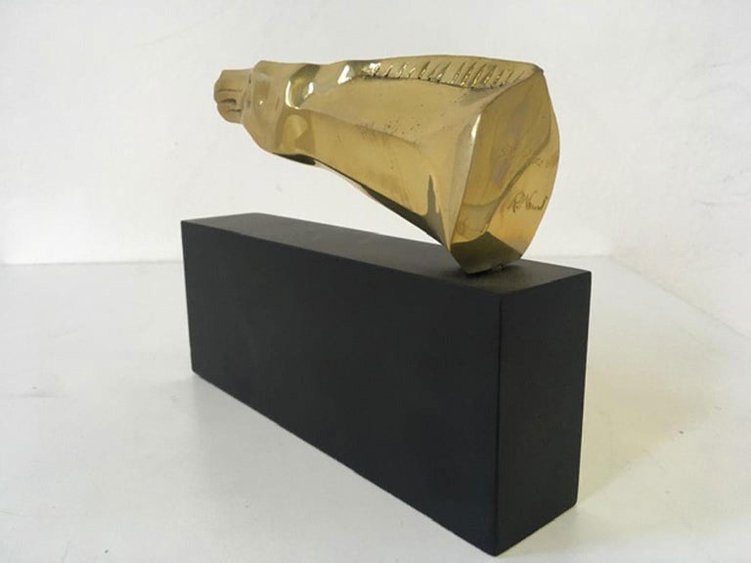 1980 Italia Escultura postmoderna abstracta de bronce Cabeza de caballo en venta 7