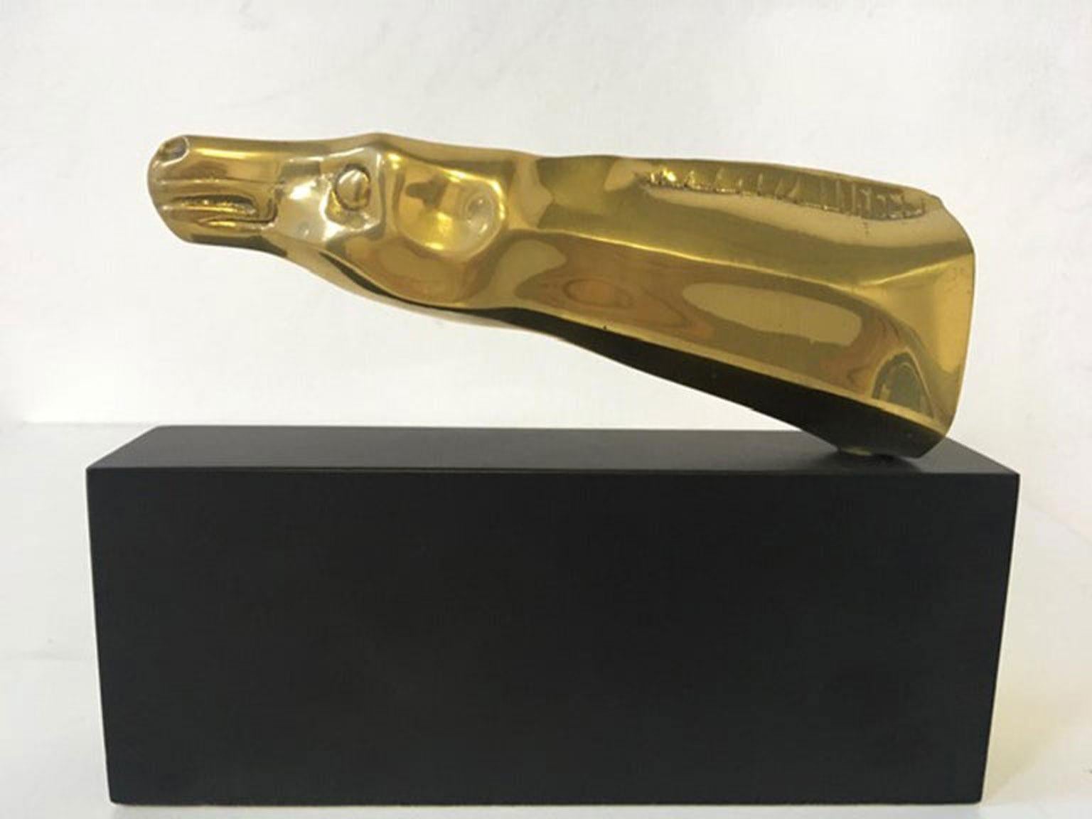 1980 Italia Escultura postmoderna abstracta de bronce Cabeza de caballo en venta 4