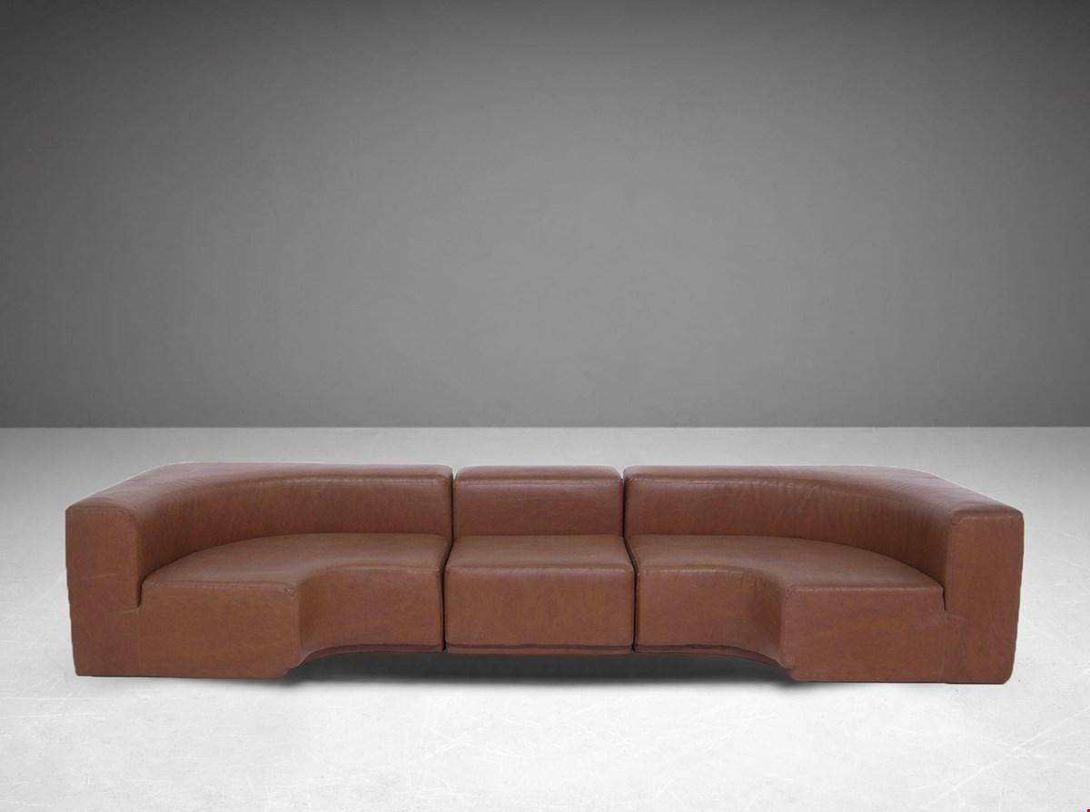 Space Age 70s Modular Sofa by Roberto Pamio - Italian Design in Original Brown Leatherette Original
Discover the bold elegance and compositional versatility of this Space Age modular sofa designed by Roberto Pamio, an authentic example of 1970s