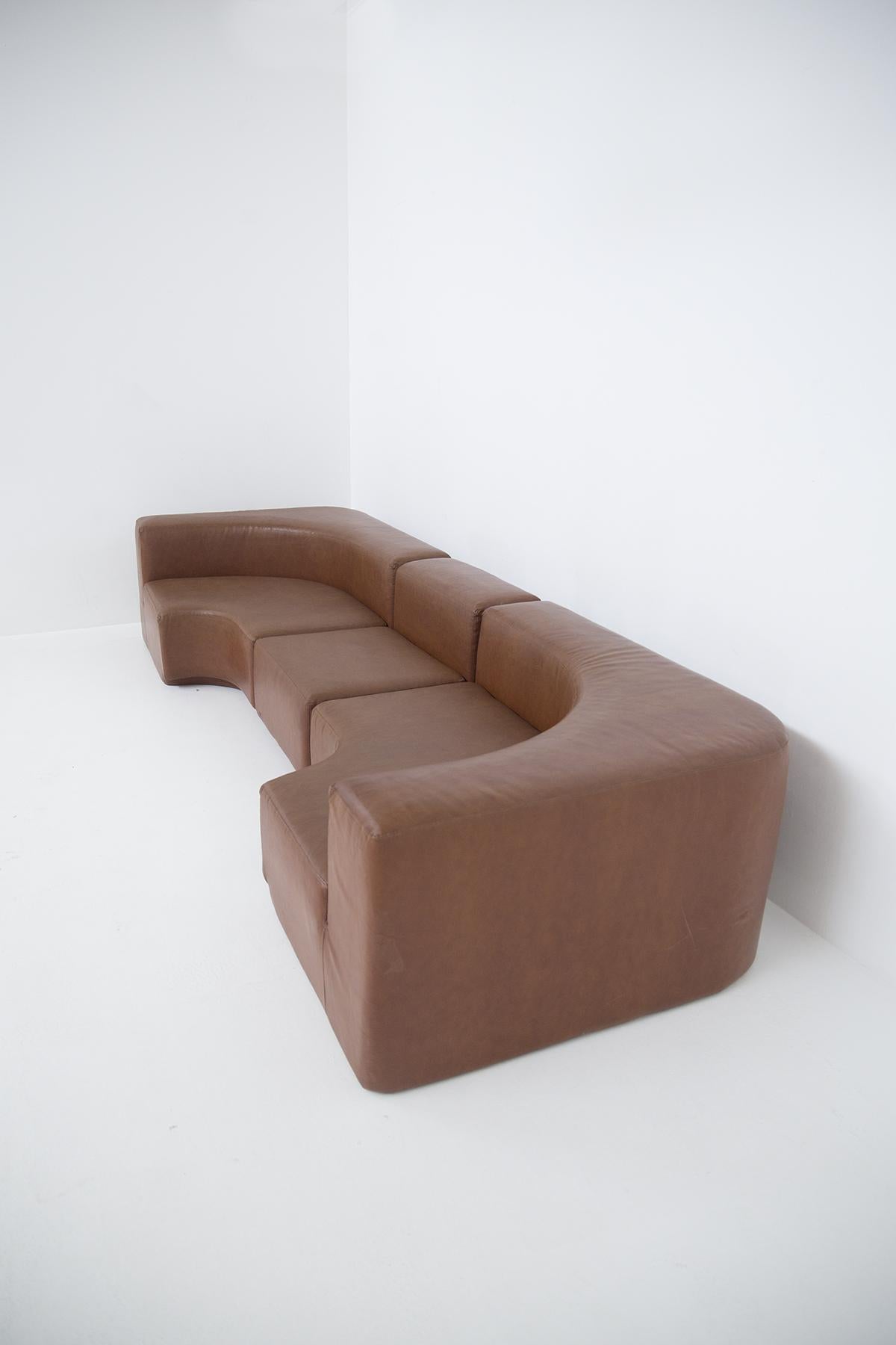 Late 20th Century Roberto Pamio Italian Space Age sofa in simil leather skai brown For Sale