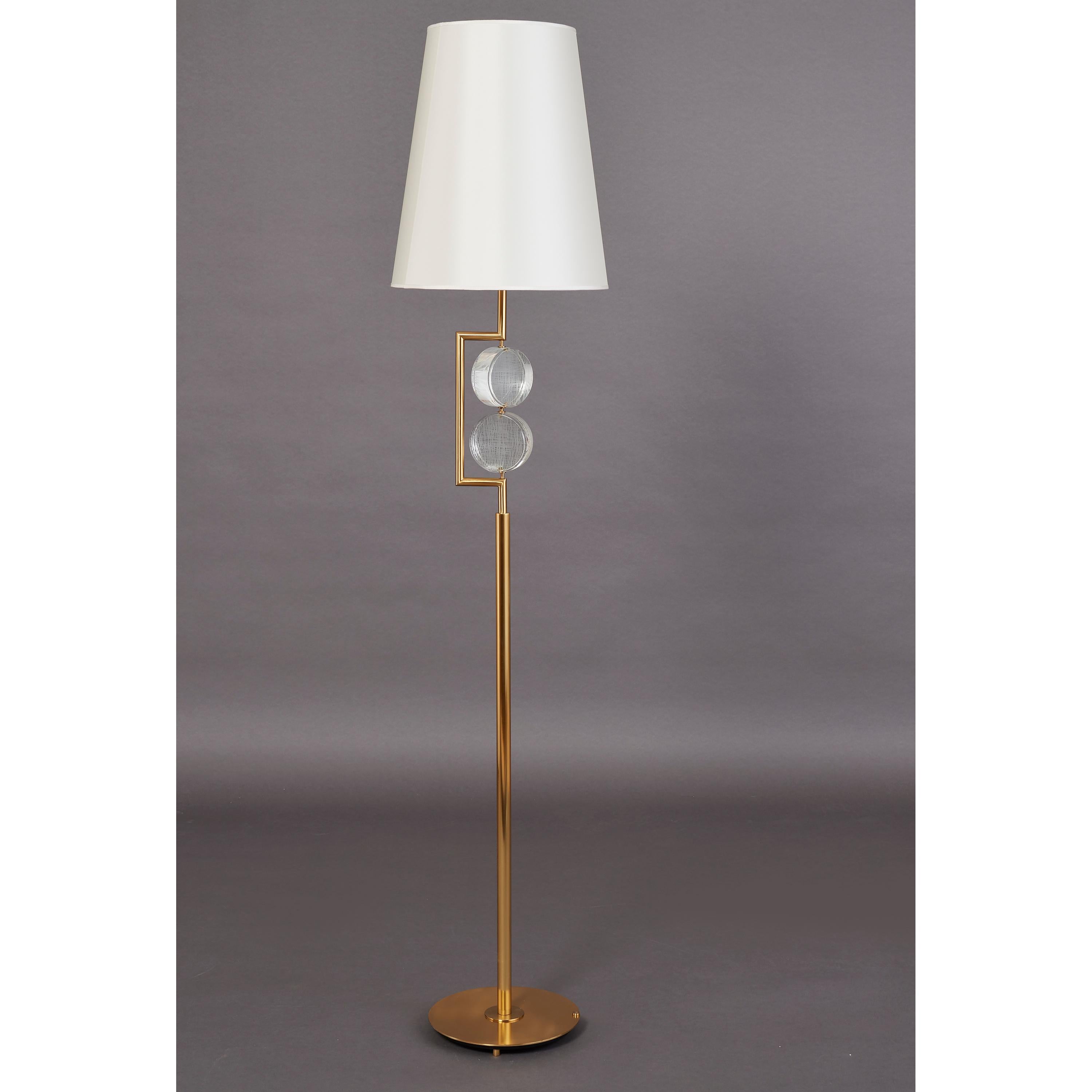 Roberto Guilio Rida
Standing lamp from the Bottoni series designed for L'Art de Vivre
Hand ground optical clear glass engraved on both sides with delicate tracery, brass mounts.
Italy, 2018
Measures: 14 Ø x 68 H
Wired for the USA with 4