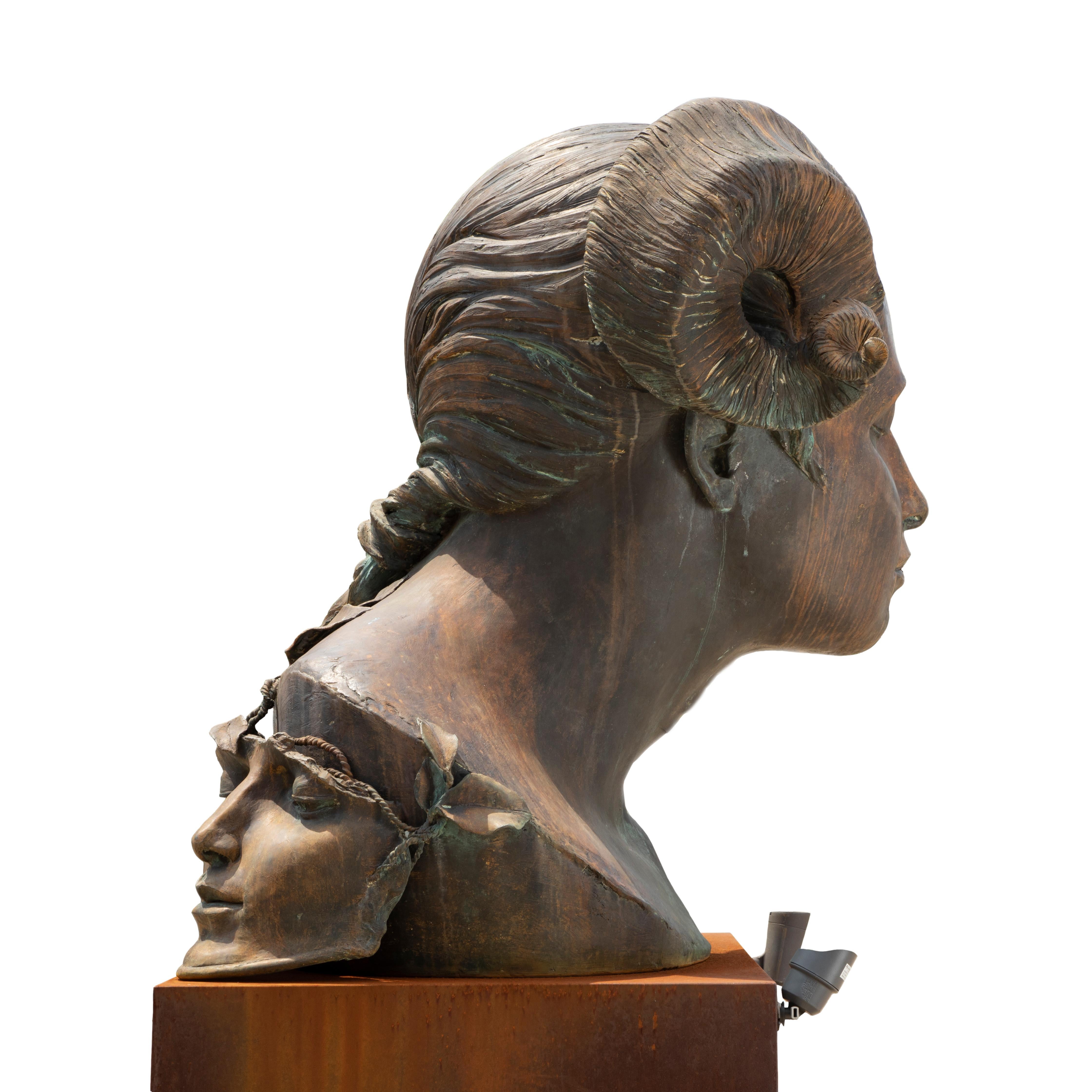 Looking Into the Past - Modern Sculpture by Roberto SANTO