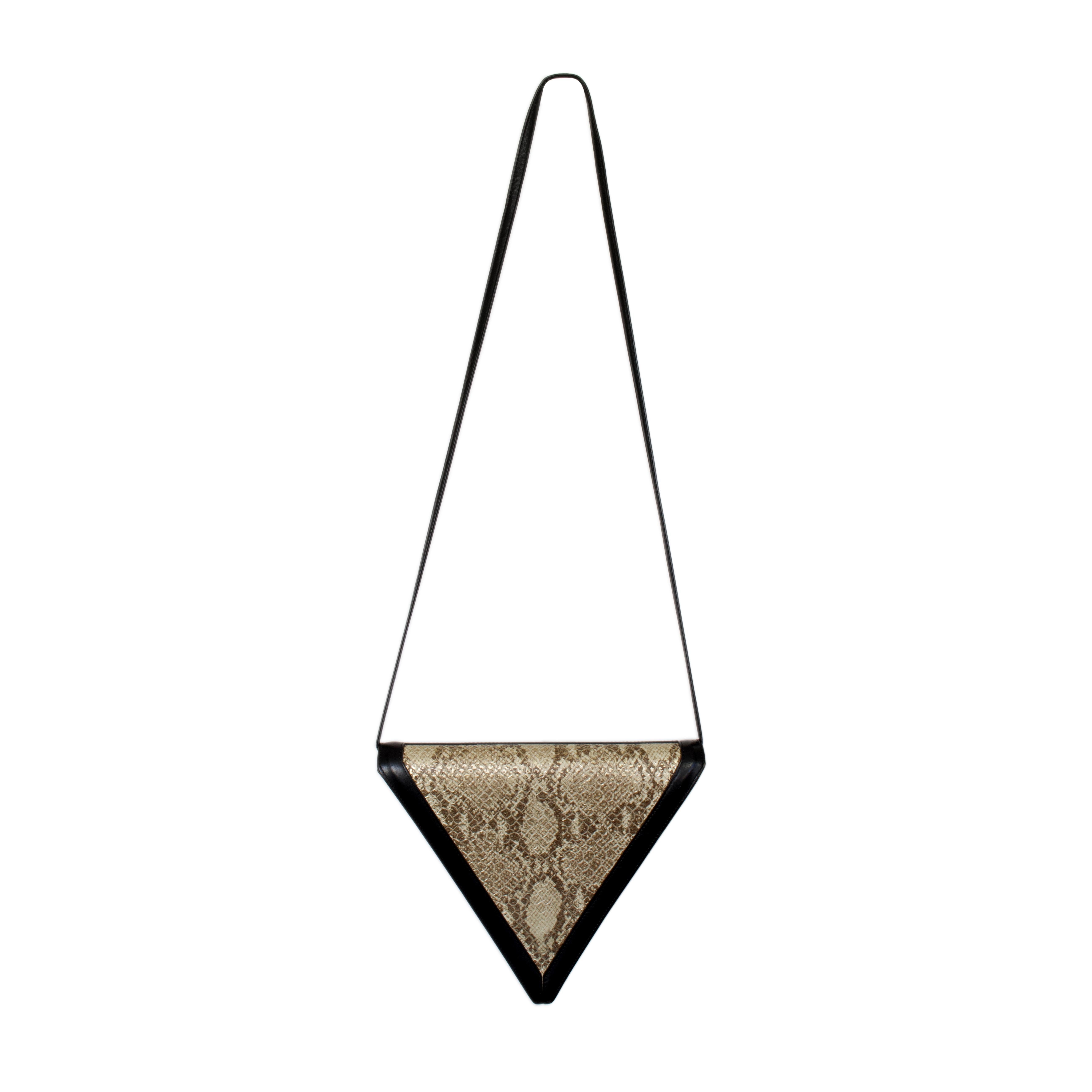 Black Roberto Vascon Bag - 1980s Vintage - Leather + Snakeskin Print - Triangular For Sale