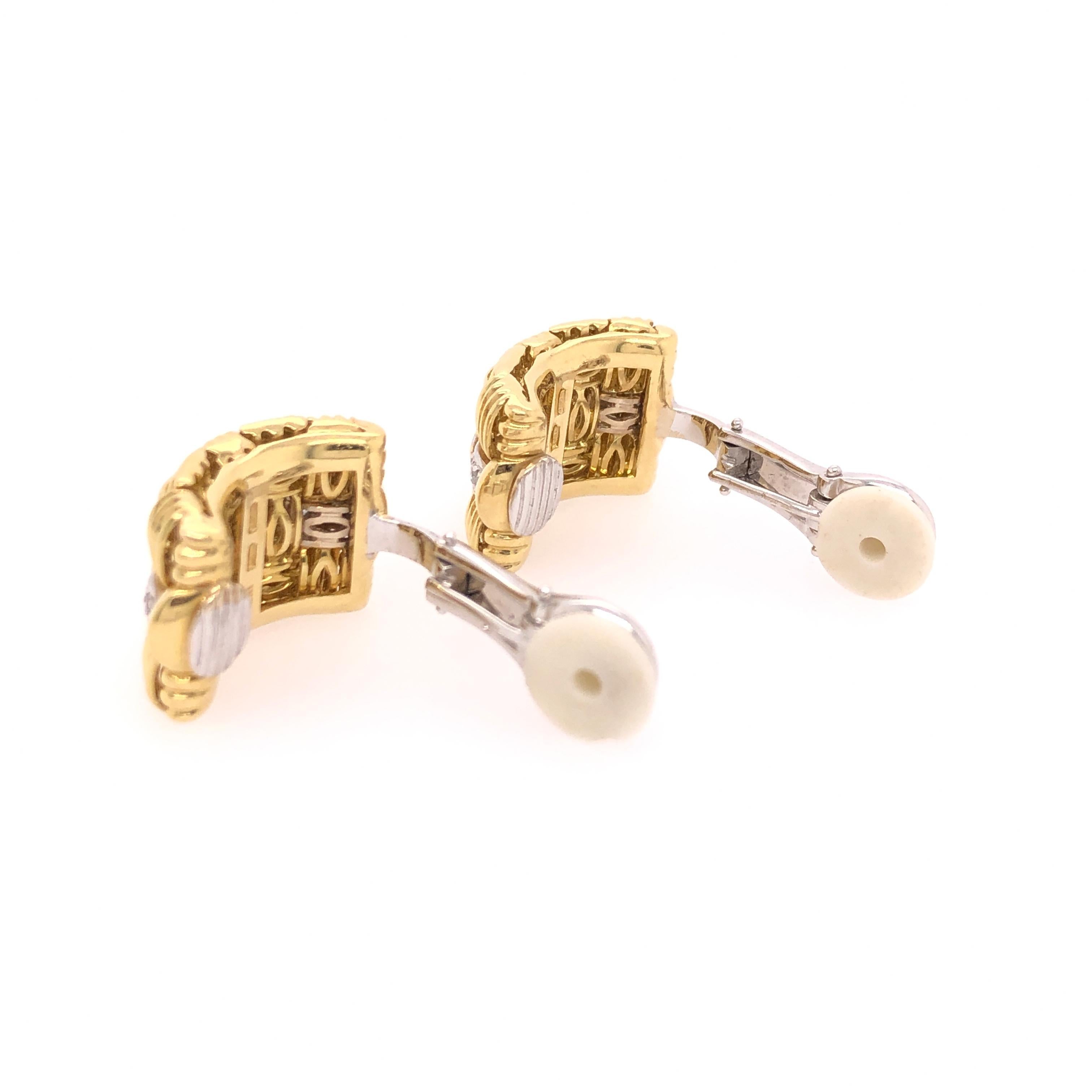 Robeto Coin Yellow Gold Diamond Earrings In Good Condition In Dallas, TX