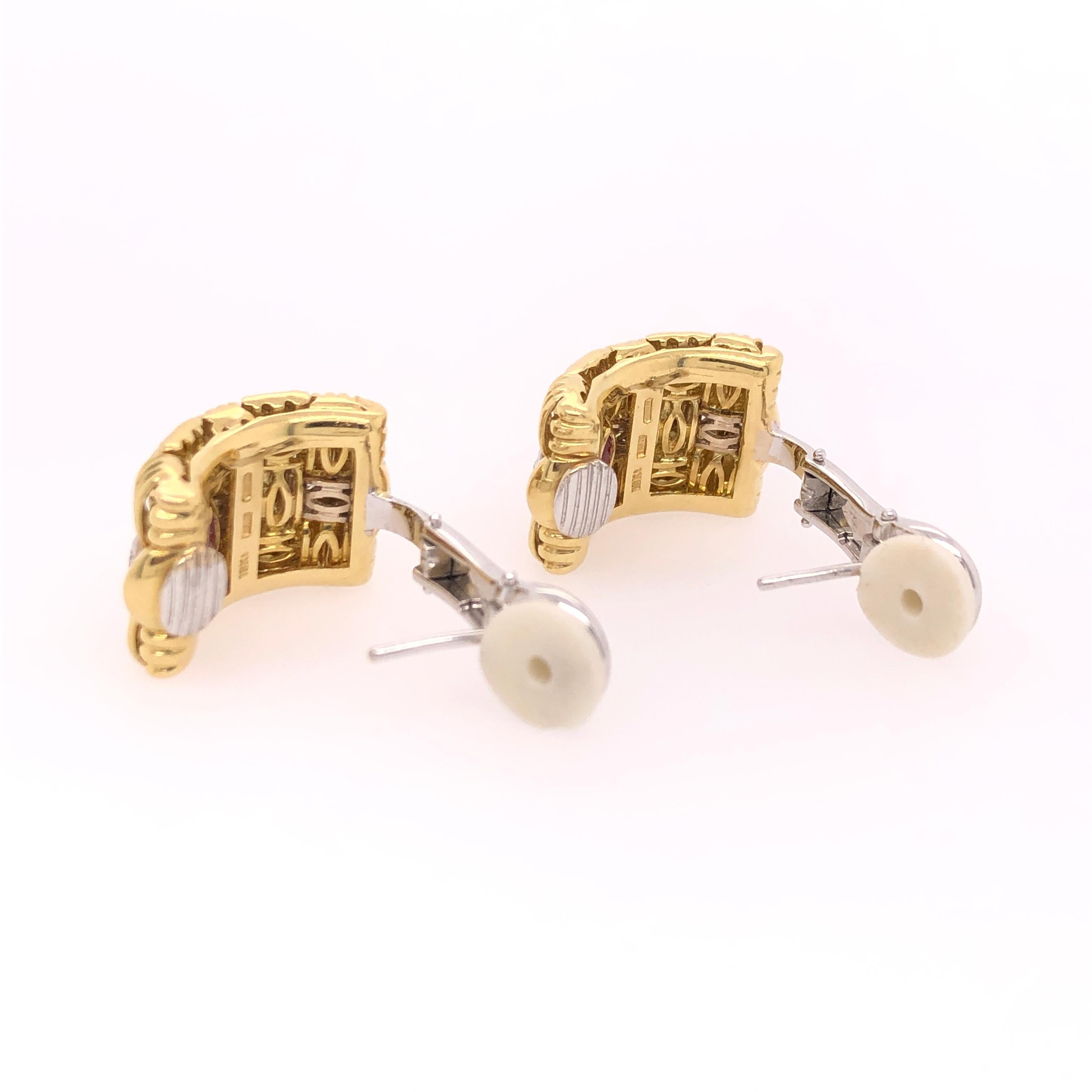 Women's Robeto Coin Yellow Gold Diamond Earrings