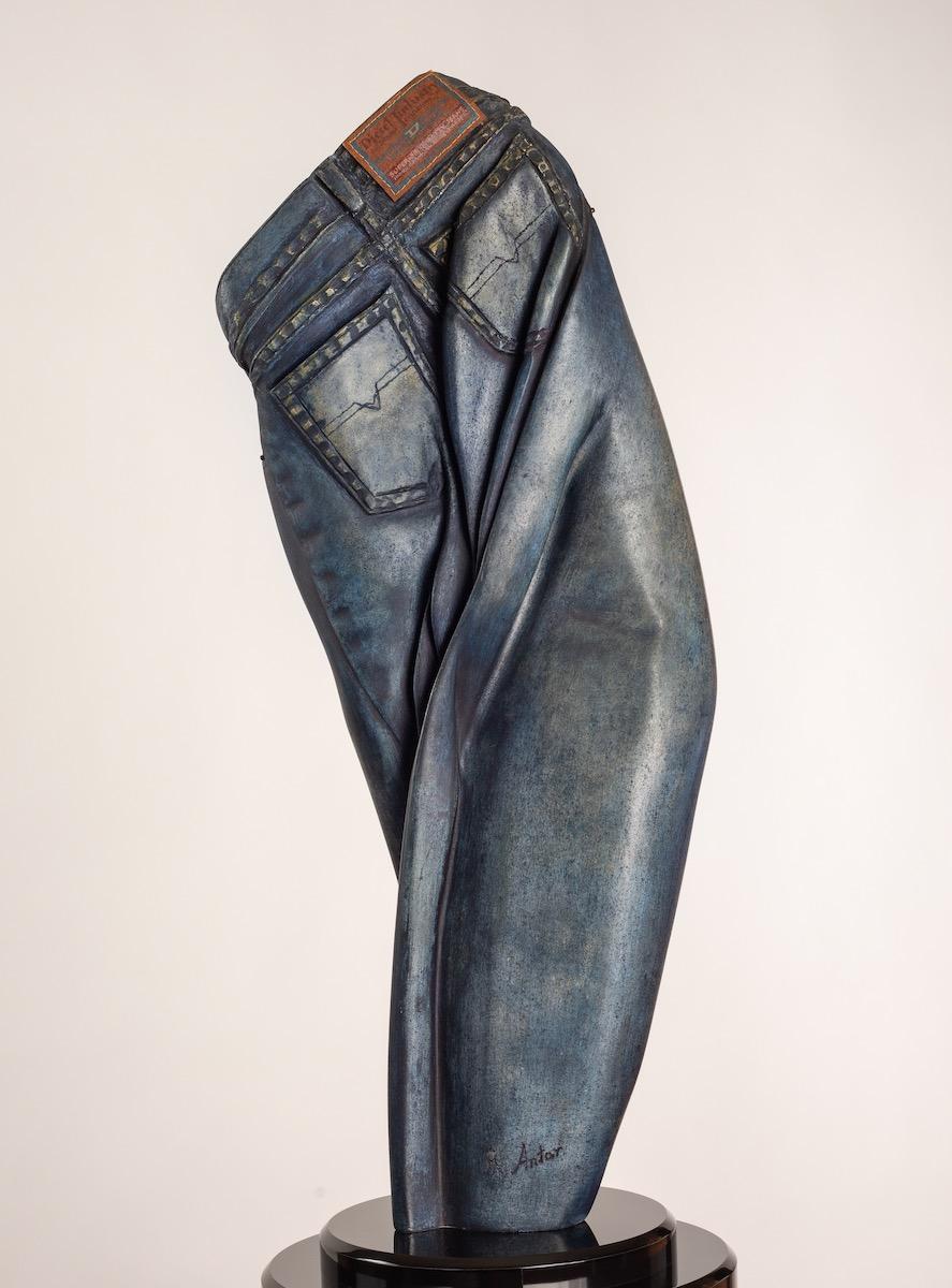 Mi ropa favorita - Sculpture de Robin Antar