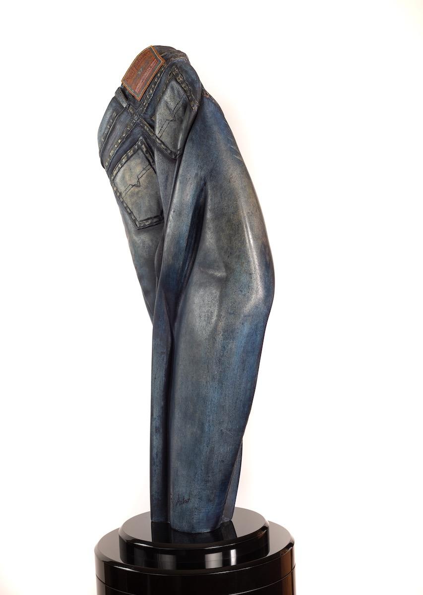 Mi ropa favorita - Still-Life Sculpture Negro de Robin Antar