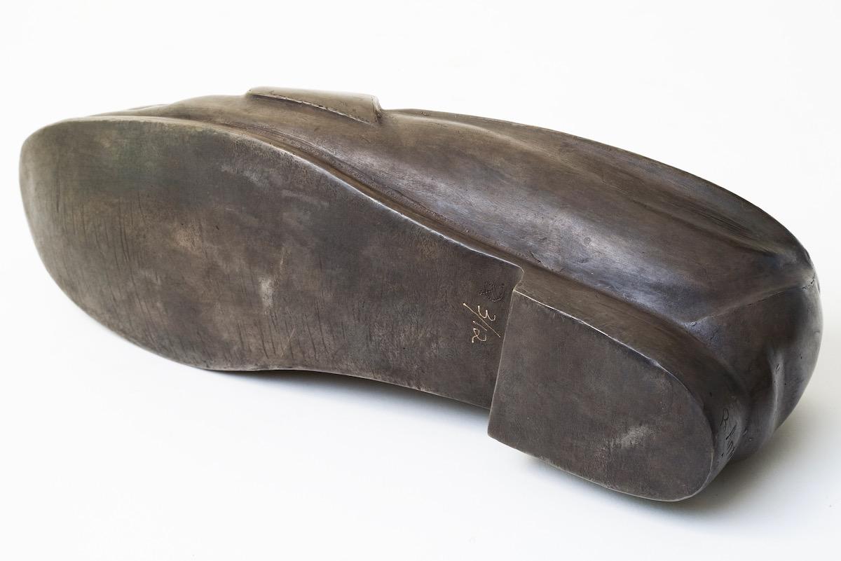 My Favorite Schuh – Sculpture von Robin Antar