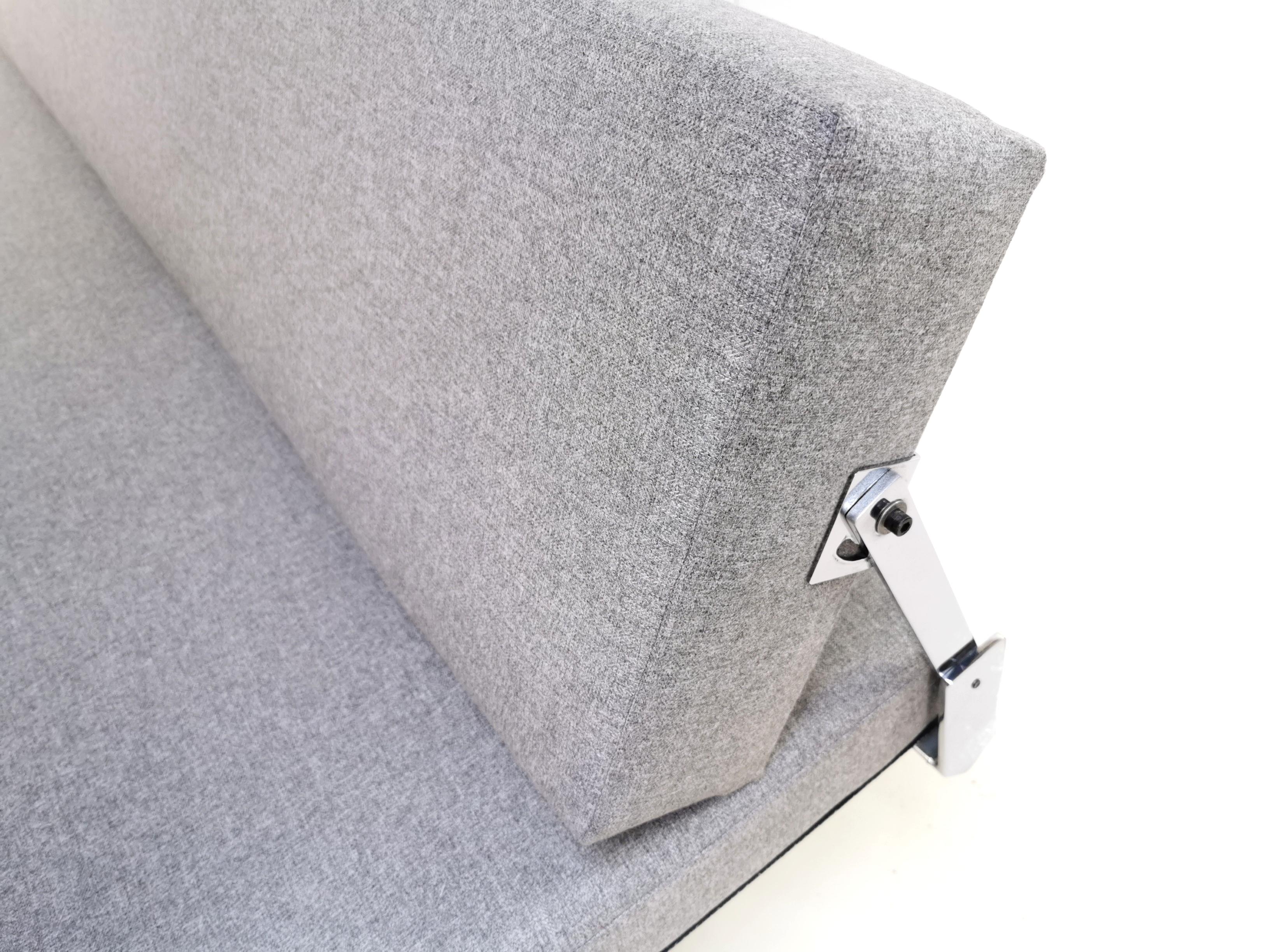 A steel-framed sofa bed designed by Robin Cruikshank for Design Associates.

The DA (Design Associates) consisted of Michael Wolchover, Roger Brockbank and Robin Cruikshank, who all graduated in the Central school of arts in London, they made very