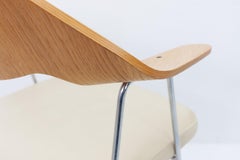 Robin Day 675 Chair