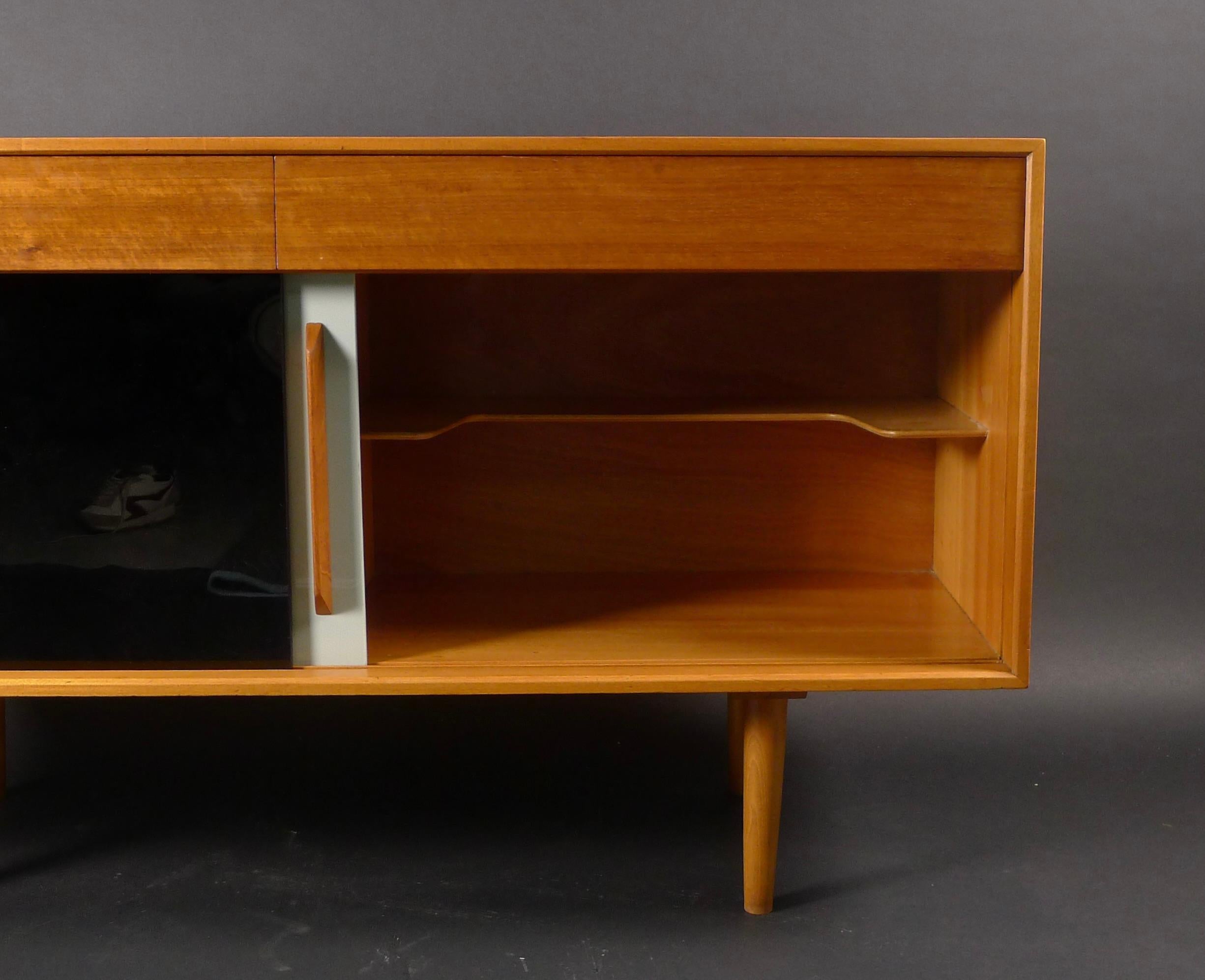 Robin Day, a Hilleplan Unit B Sideboard, Designed 1953 for Hille, with Label In Good Condition For Sale In Wargrave, Berkshire