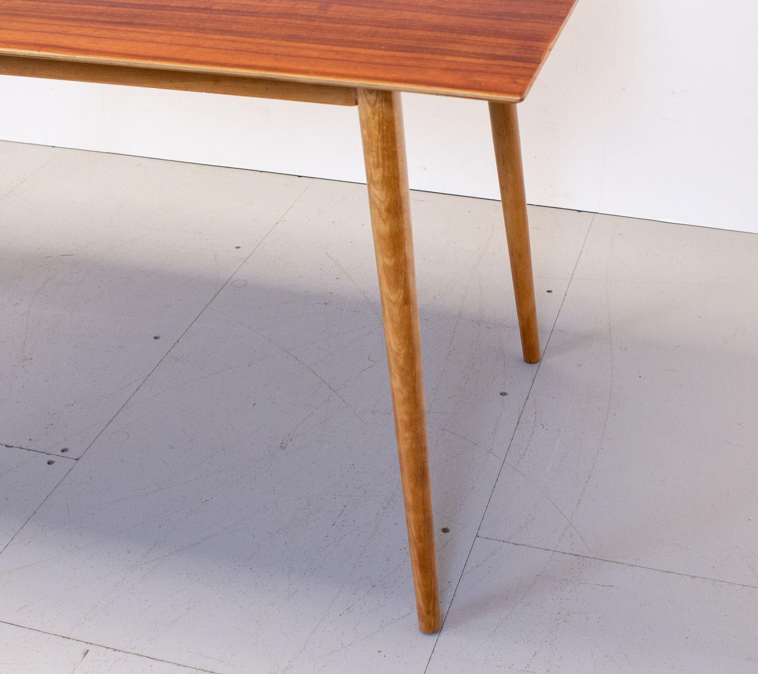 Robin Day Cherry Dining Table by Hille, 1950s For Sale 2