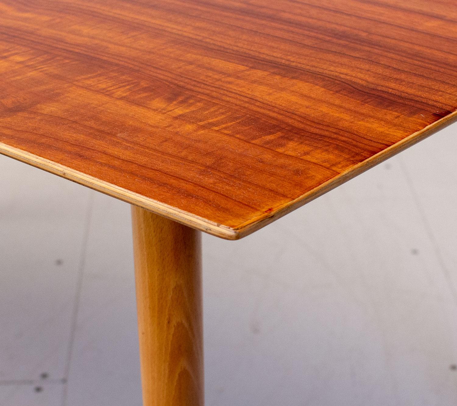 Robin Day Cherry Dining Table by Hille, 1950s For Sale 3