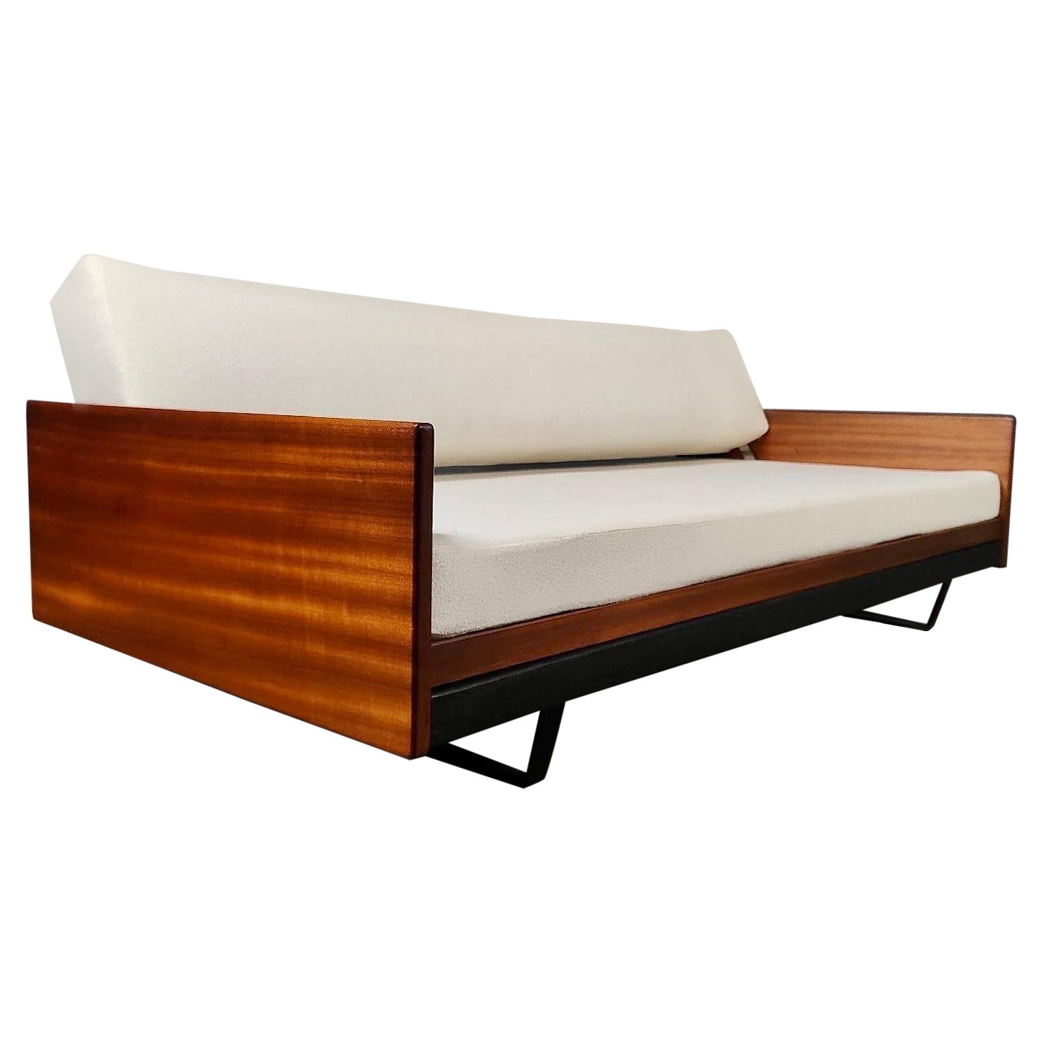 Nouveau stock ✅

Robin Day For Hille 1958 Canapé-lit double Canapé trois places Mid Century Vintage Retro MCM

L'un des modèles les plus recherchés de Robin Day pour Hille, il a été conçu en 1956 et a continué à être fabriqué jusqu'au milieu des