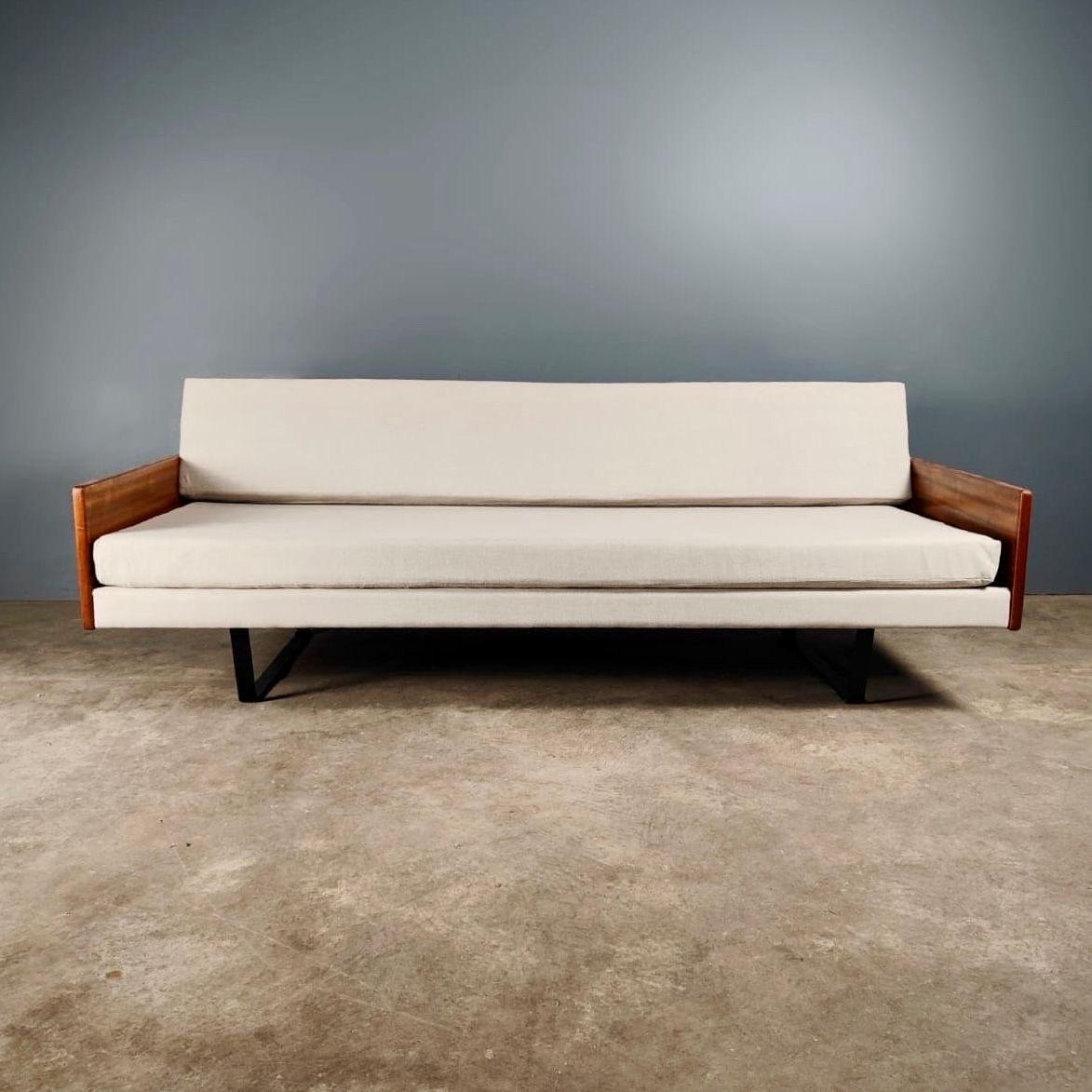 New Stock ✅

Robin Day for Hille 1958 Sofa Bed Three Seater Sofa Mid Century Vintage Retro MCM

One of Robin Day’s most sought after designs for Hille, it was designed in 1956 and continued to be made into the mid 1960s.

The Victoria and Albert