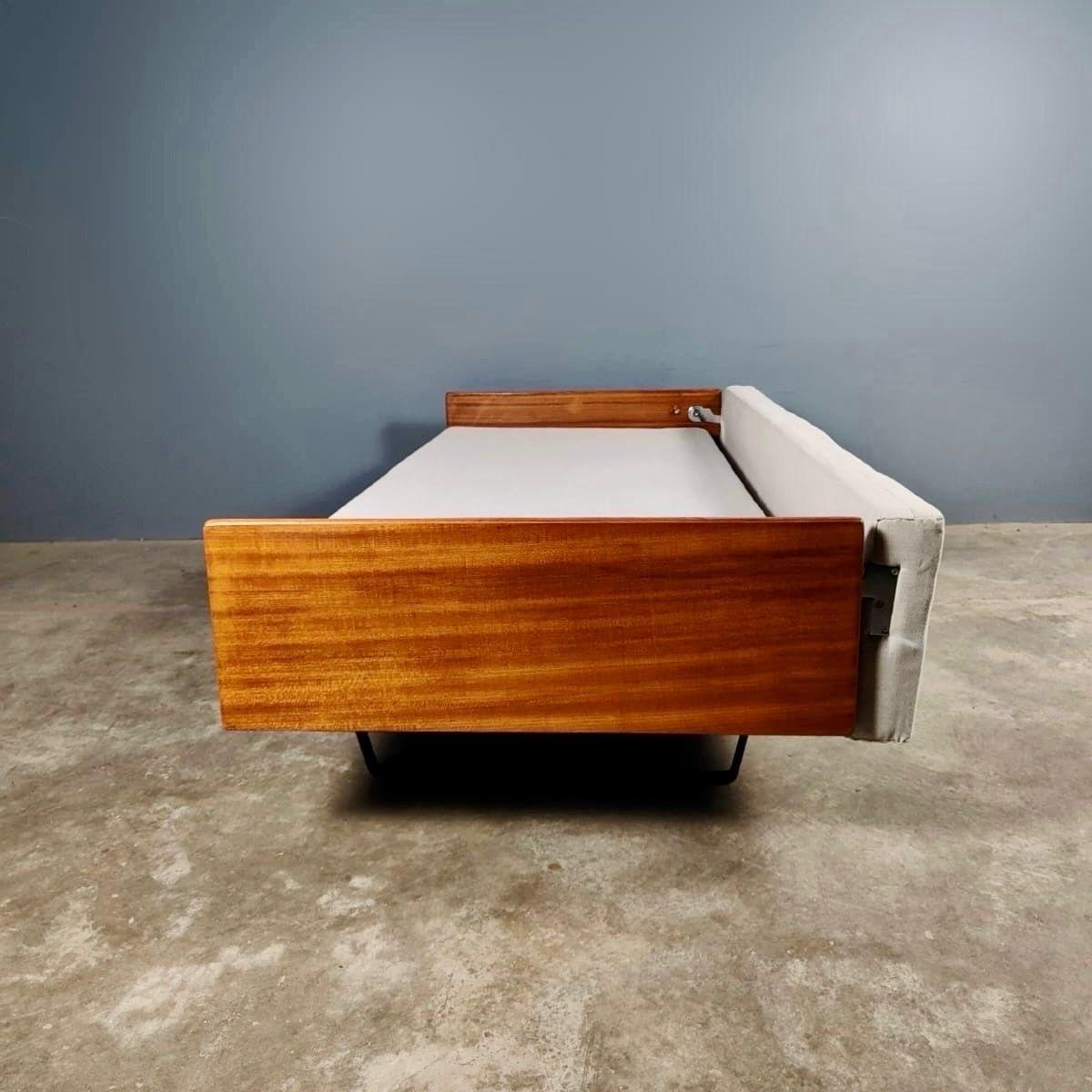 Robin Day For Hille 1958 Sofa Bed Three Seater Sofa Mid Century Vintage Retro In Excellent Condition In Cambridge, GB
