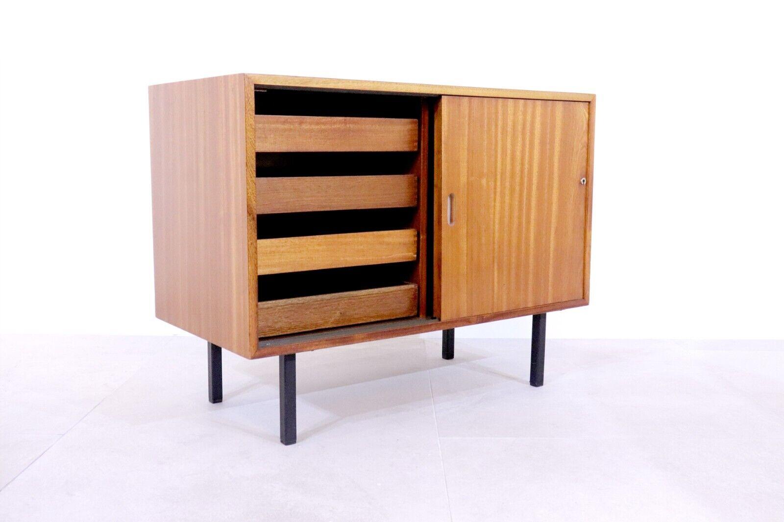 Mid-Century Modern Robin Day pour Hille, armoire en bois de teck, années 1950 en vente