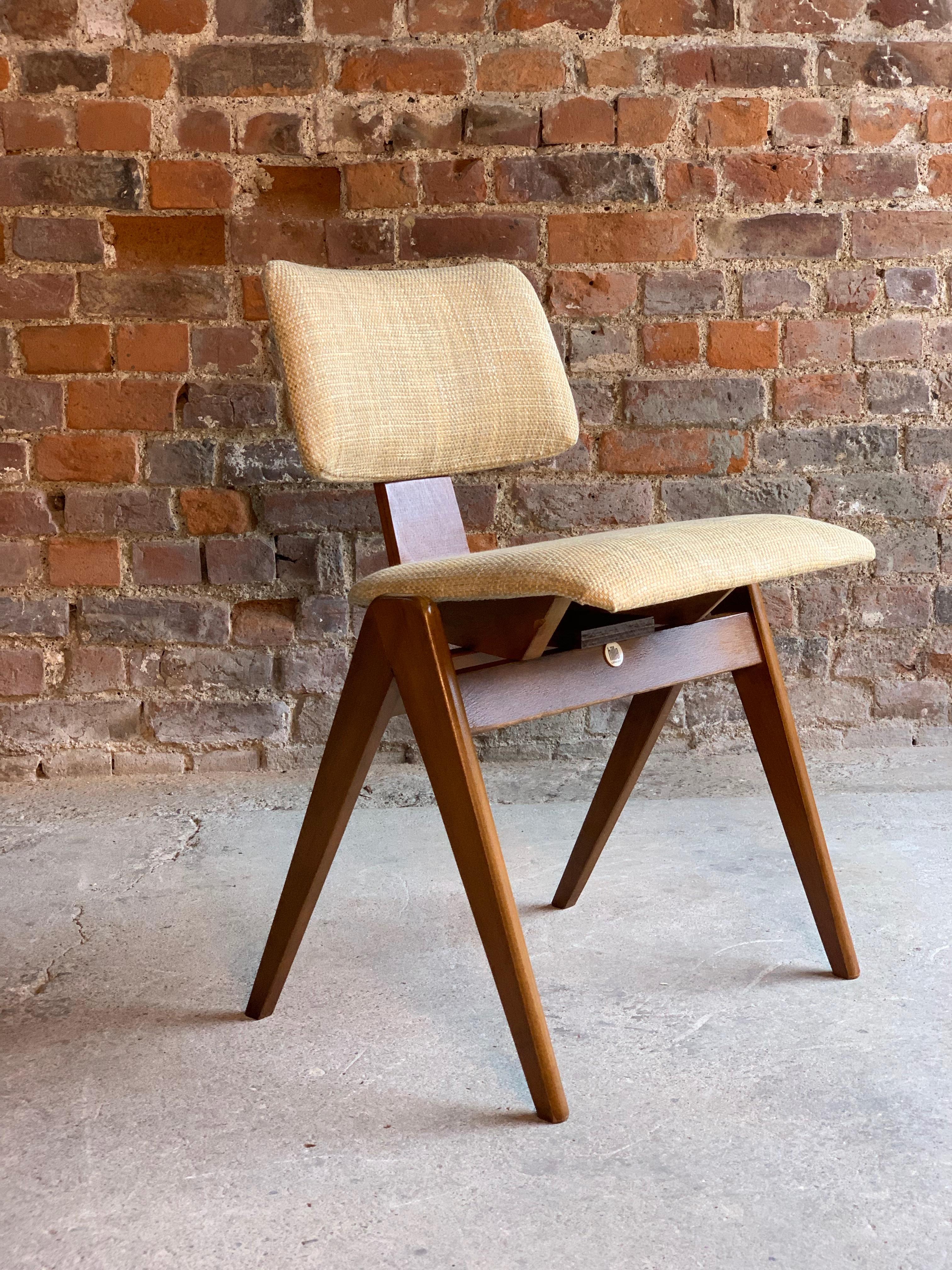 Robin Day Hillestak Dining Table & Chairs by Hille Midcentury Design, circa 1950 2