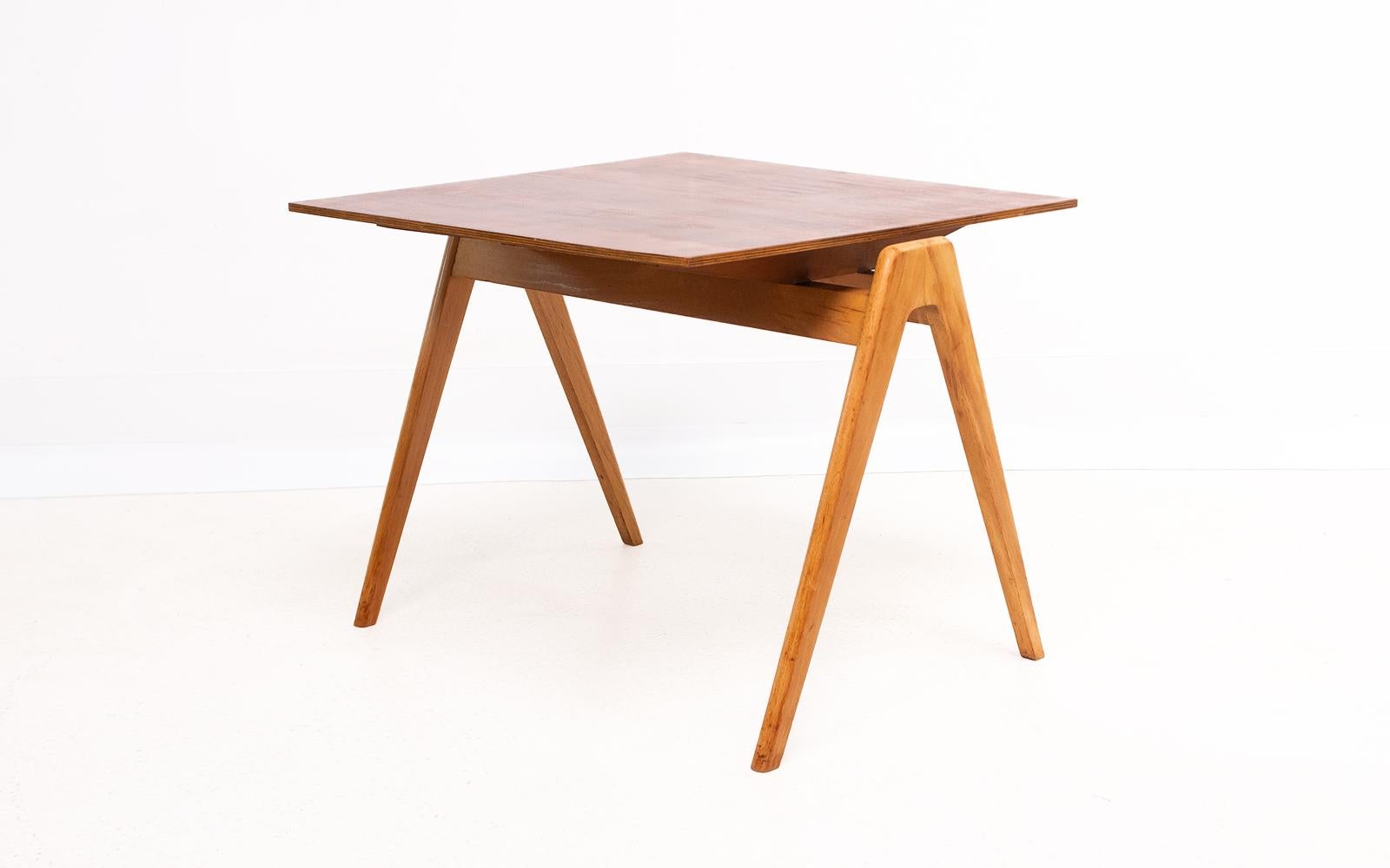robin day side table