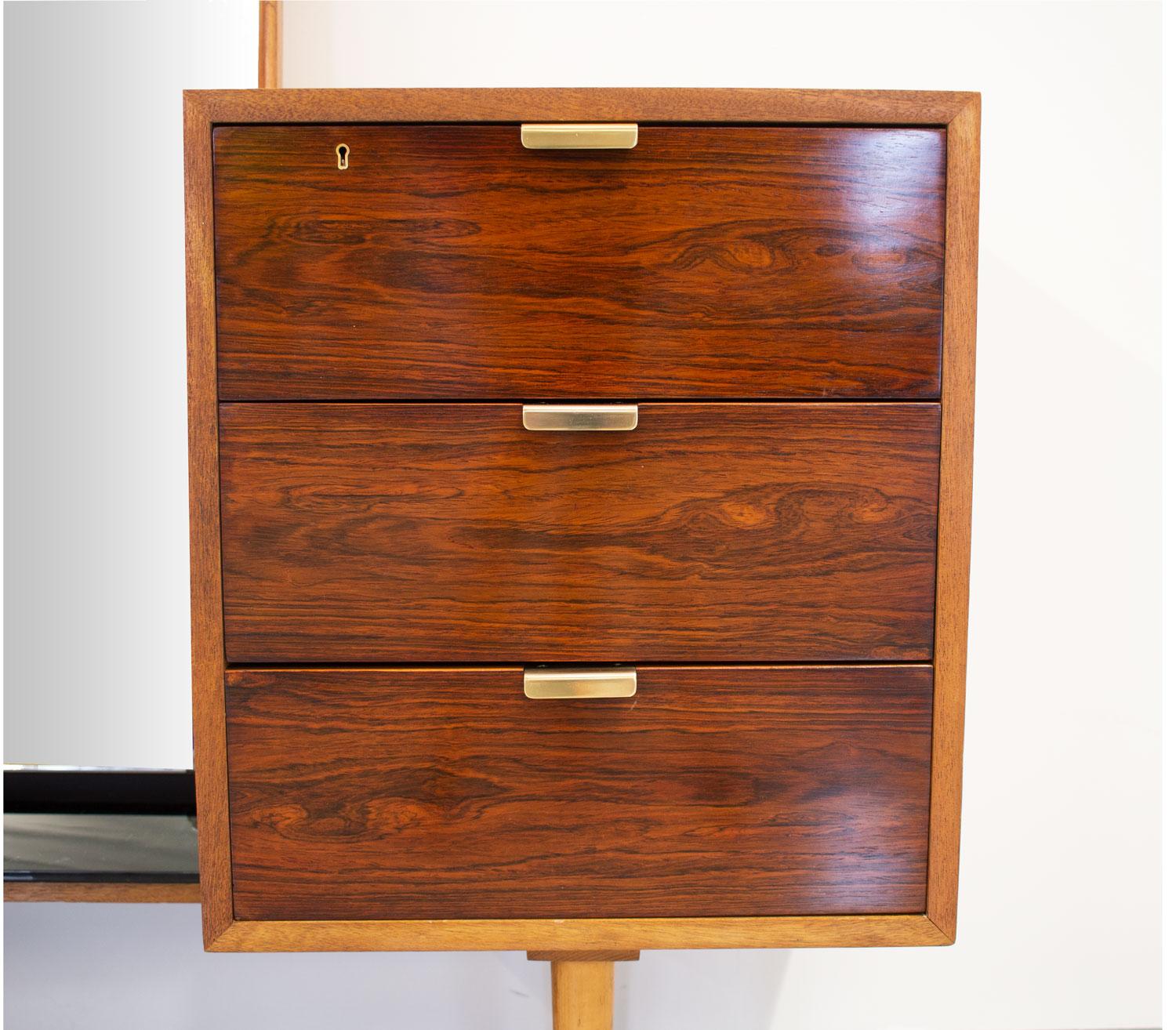Mid-Century Modern Robin Day Interplan Rosewood Dressing Table by Hille, 1950s For Sale