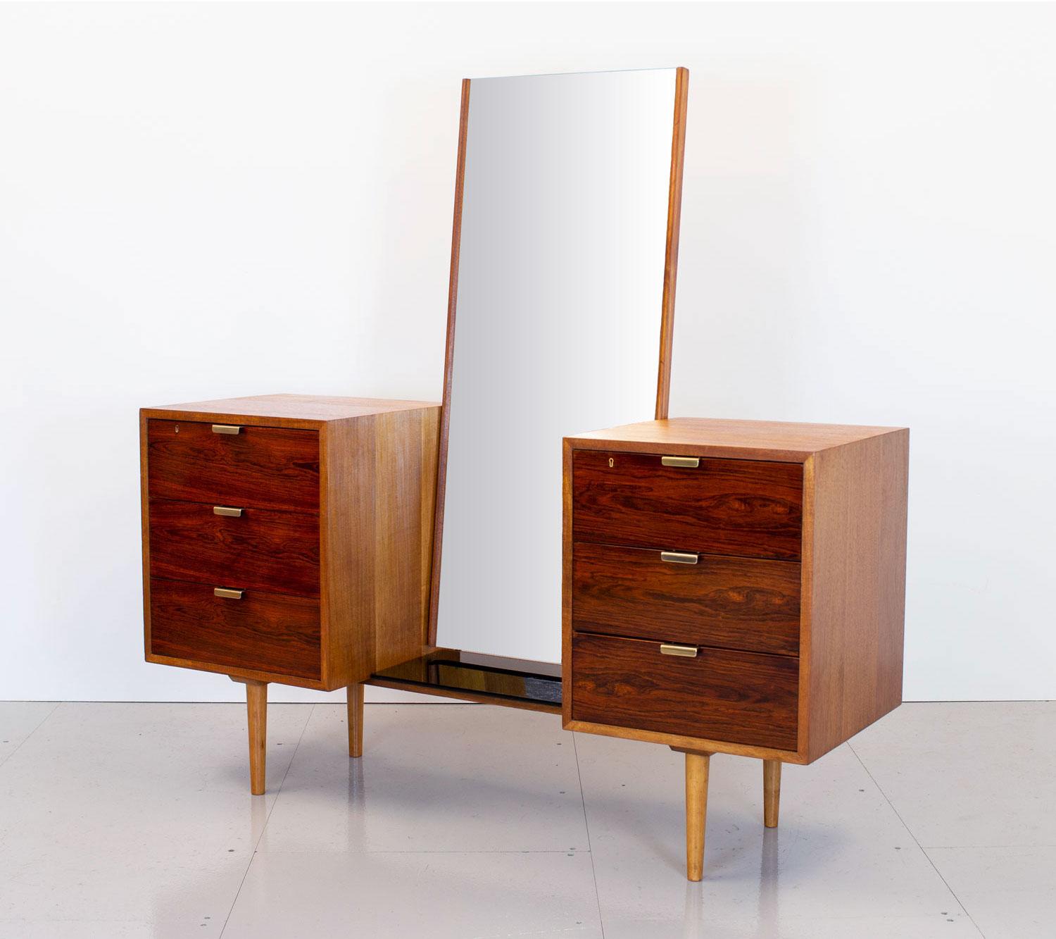 Robin Day Interplan Rosewood Dressing Table by Hille, 1950s In Good Condition For Sale In Southampton, GB